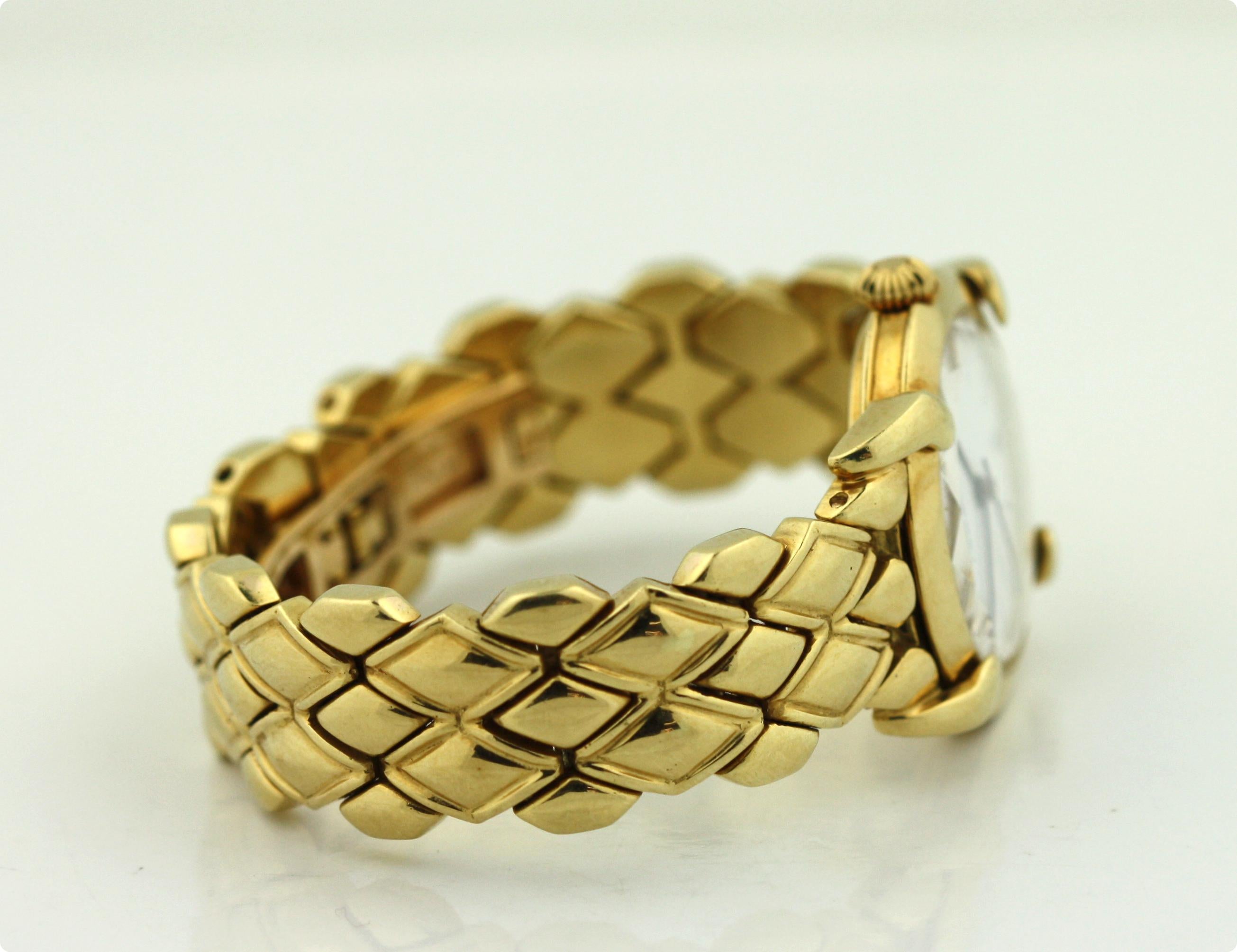 Chaumet, montre-bracelet pour femme en or jaune 18 carats en vente 1