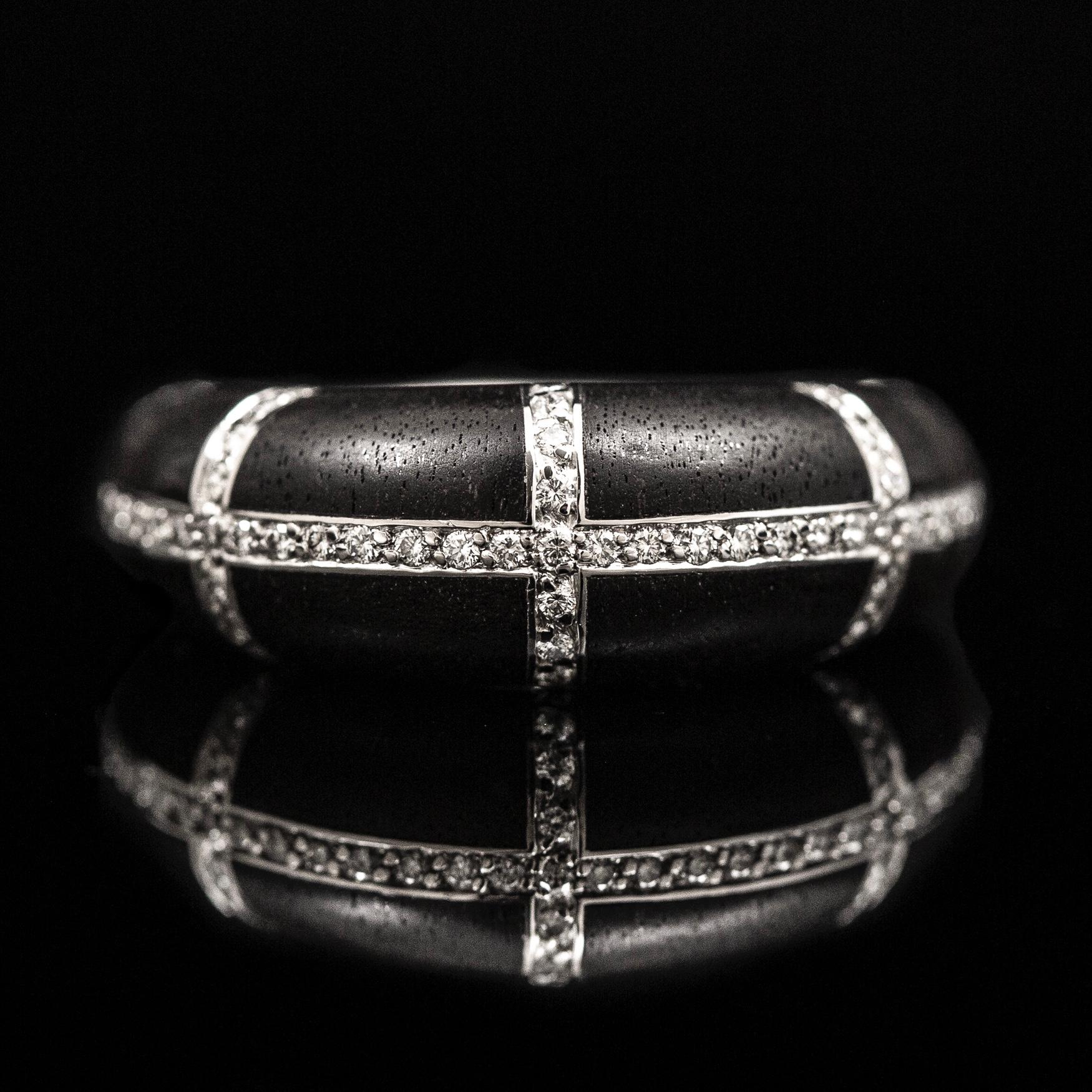 Round Cut Chaumet Anneau Diamond Black Ebony Cocktail Ring 18k White Gold French 1990s For Sale