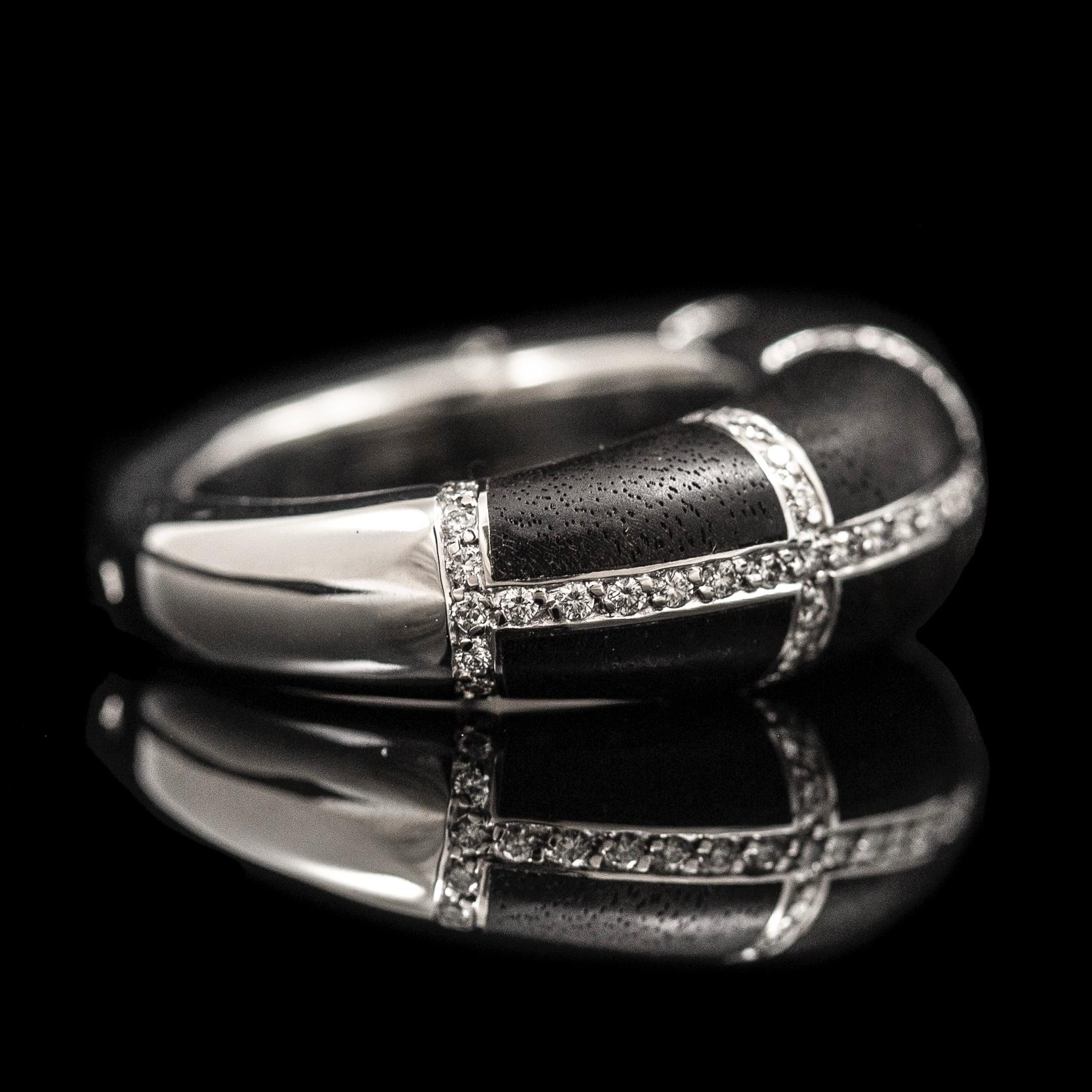 Chaumet Anneau Diamond Black Ebony Cocktail Ring 18k White Gold French 1990s In Good Condition For Sale In Lisbon, PT