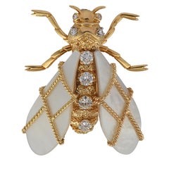Chaumet Bee Diamond and Mother of Pearl Brooch Pin