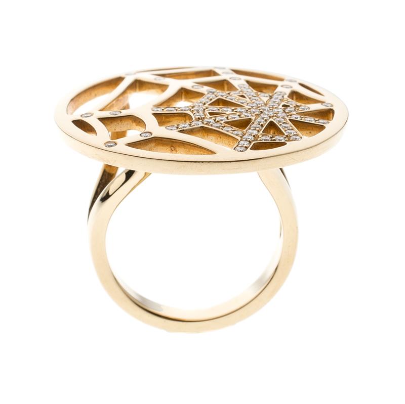 Chaumet's 'Catch Me If You Love Me' ring is sure to make an interesting conversation starter. It spells class, style and elegance in ample sums and has been crafted innovatively to compliment the unique personality of its bearer. Rendered in an 18k