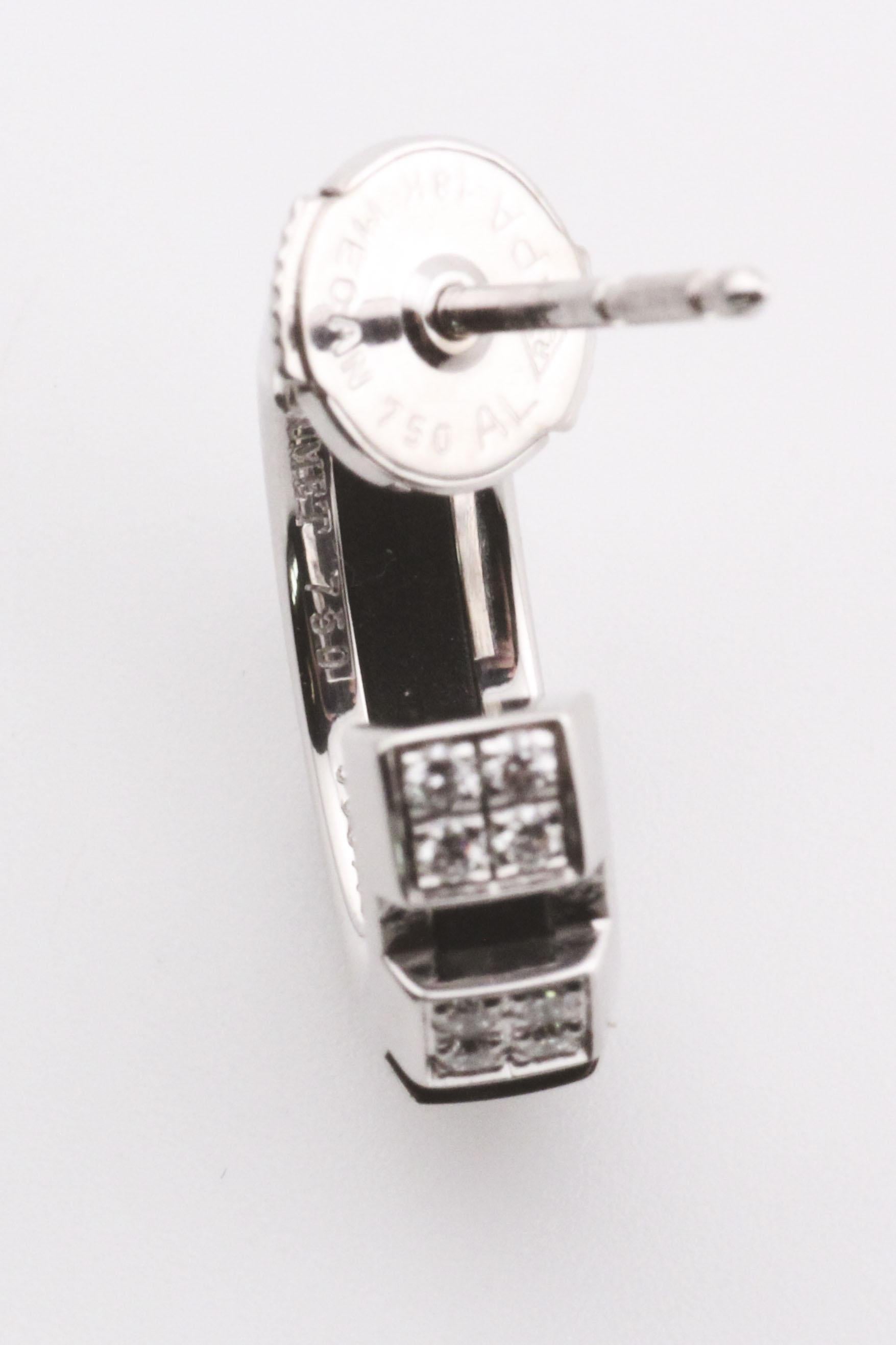 Orecchini a cerchio con diamante in oro bianco 18 carati Chaumet Class One in vendita 3