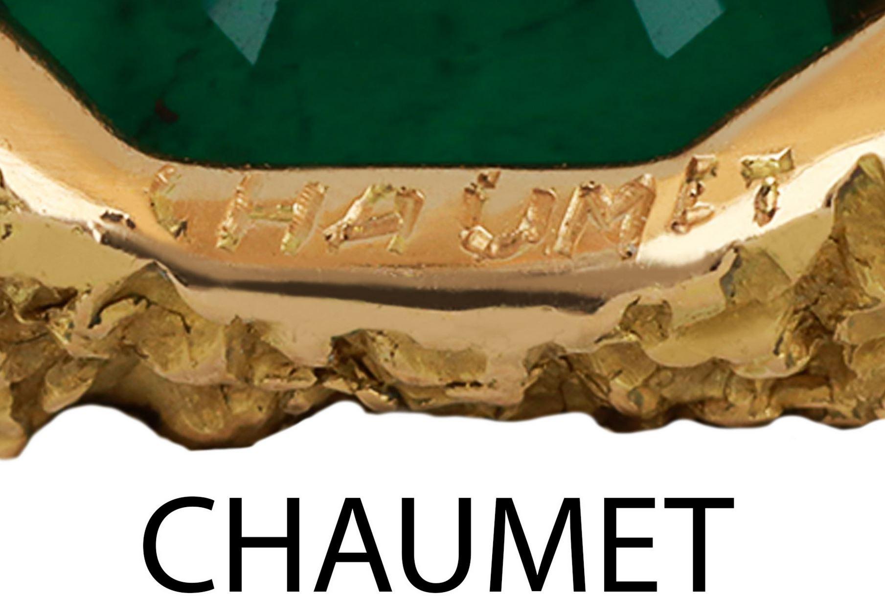 Chaumet Solitärring mit kolumbianischem Smaragd, ca. 1965. (Smaragdschliff) im Angebot