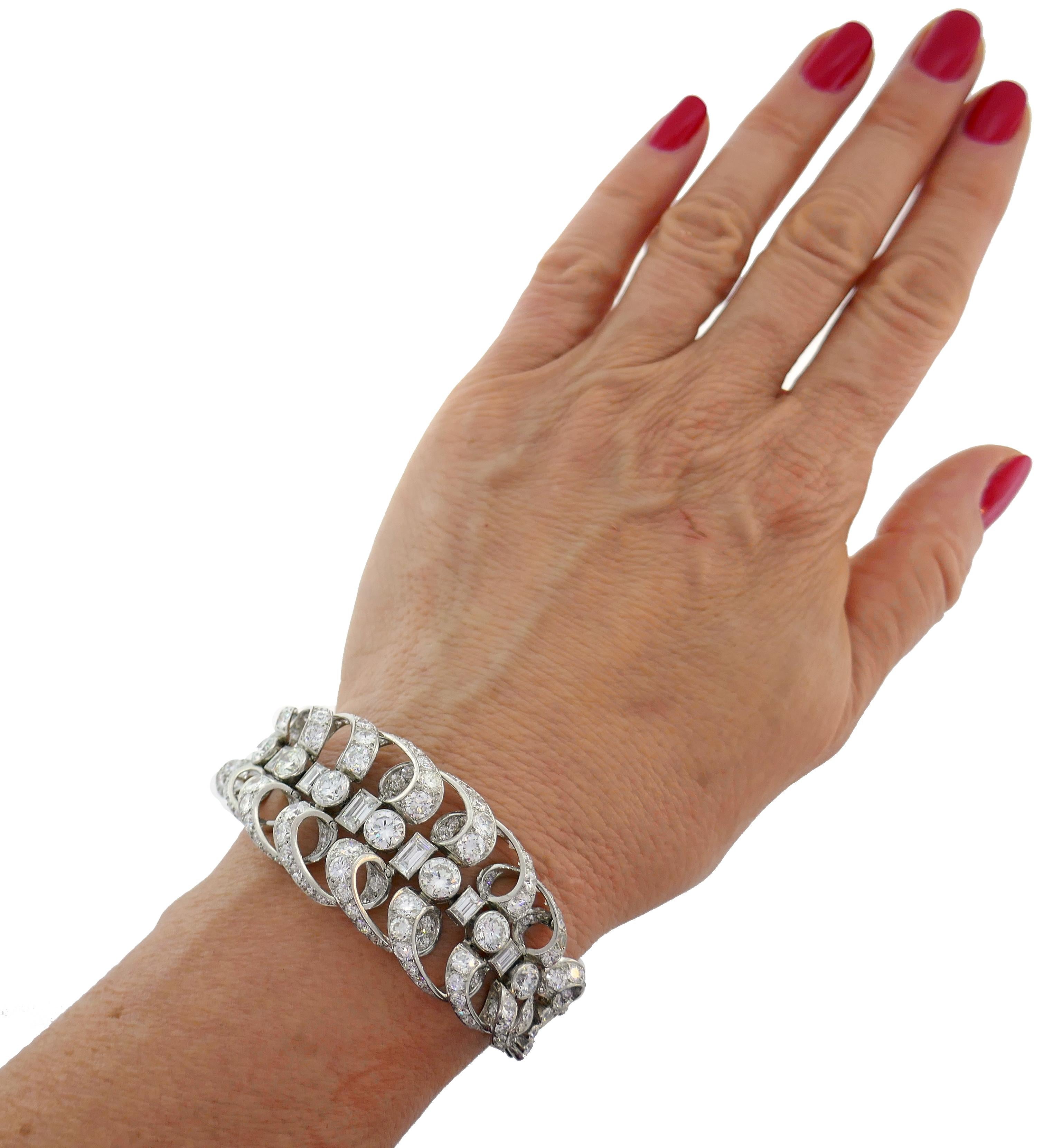 Art Deco Chaumet Diamond Platinum Bracelet, 1930s, French