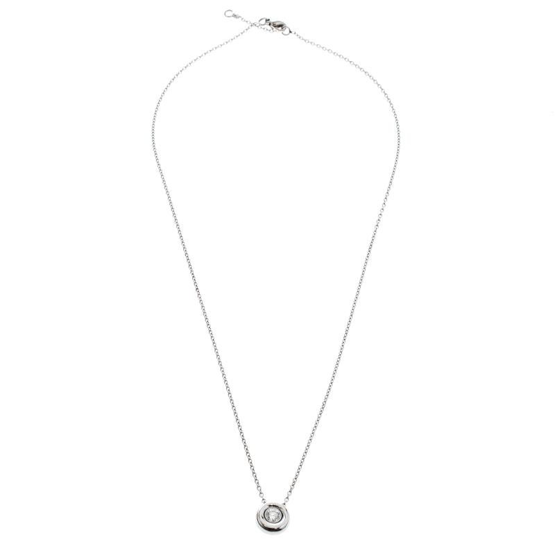 Simple and minimalist is the recent trend in jewellery and accessories for the modern woman. A subtle and versatile piece by Chaumet, this White Gold Round Pendant Necklace makes for a beautiful accessory for regular use. This necklace features a