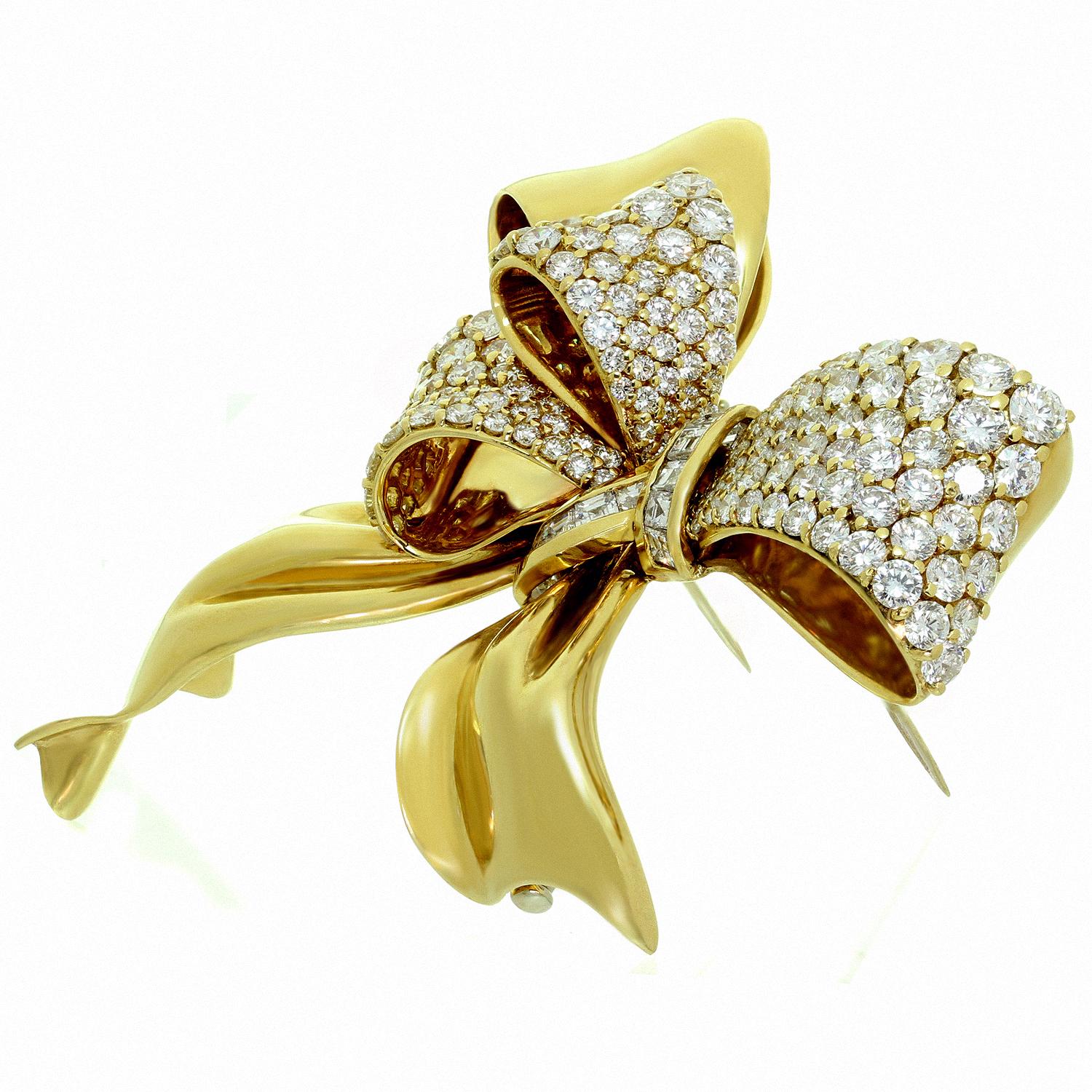 Women's Chaumet Diamond Yellow Gold Bow Brooch Pin