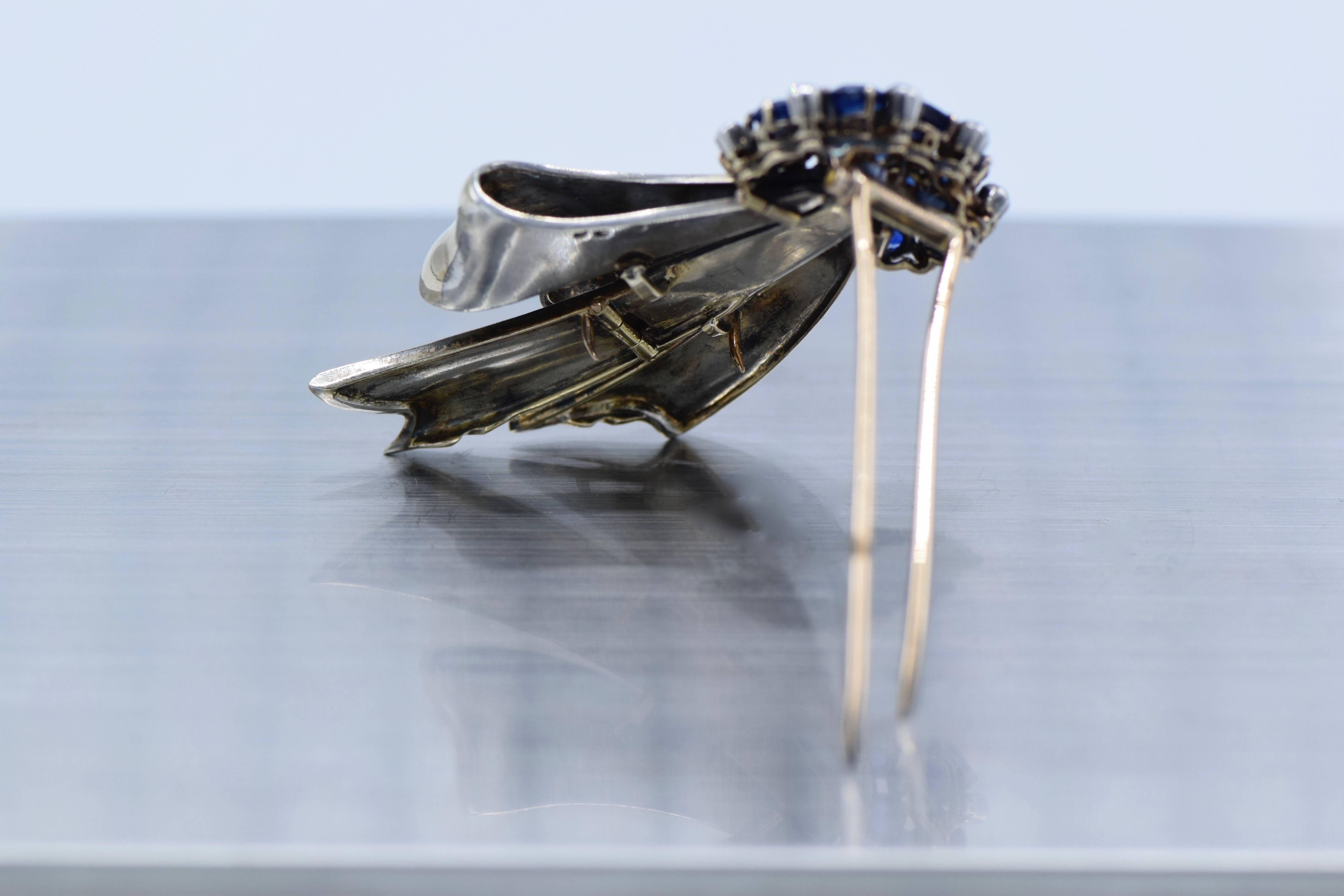 Chaumet, France, 2.65 Carat Sapphire, Gold and Diamond Pin In Excellent Condition In New York, NY