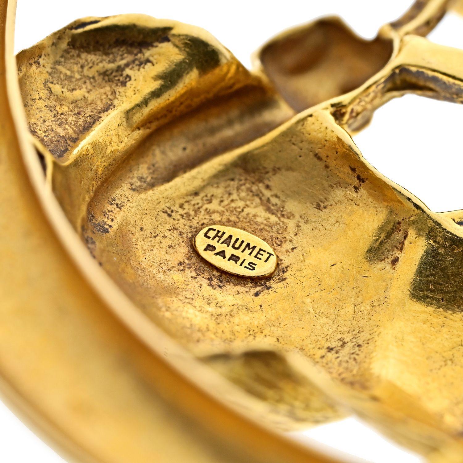 Collier en or Chaumet Sagodiacus Oversized Round Pendant On A Chain Necklace Pour femmes en vente