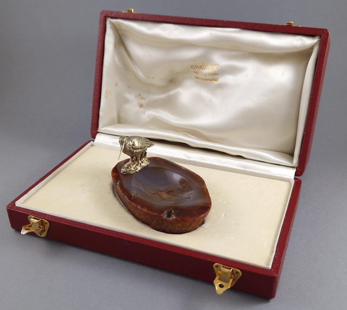 Hard stone cup with a gold on sterling silver woodcock 
Silver hallmark 800 and signed Chaumet Paris
Stone dimensions: 
Length: 9.8 cm 
Width: 6 cm 
Height: 1.7 cm 
Height of the woodcock: 3.4 cm 
Length: 4.5 cm 
In its original case (stains)