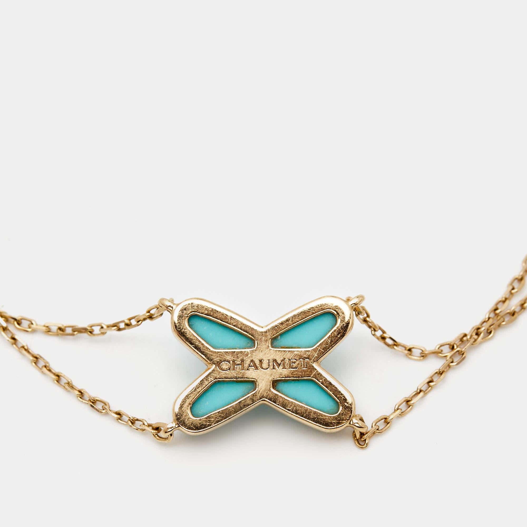 This gorgeous Chaumet bracelet has been created by skilled craftsmen to be a cherishable accessory. The Jeux de Liens bracelet is sculpted using 18k rose gold and designed with double chains that hold the signature ''X' motif inlaid with turquoise
