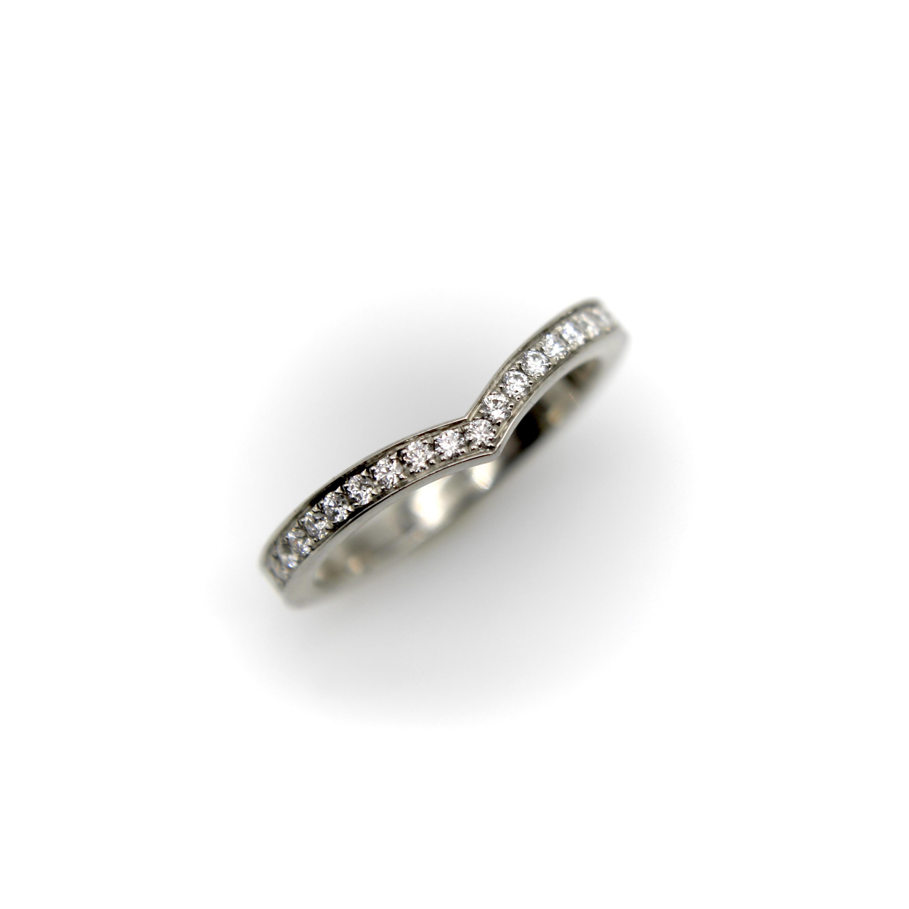 Contemporary Chaumet Joséphine Aigrette Platinum Diamond Wedding Band For Sale