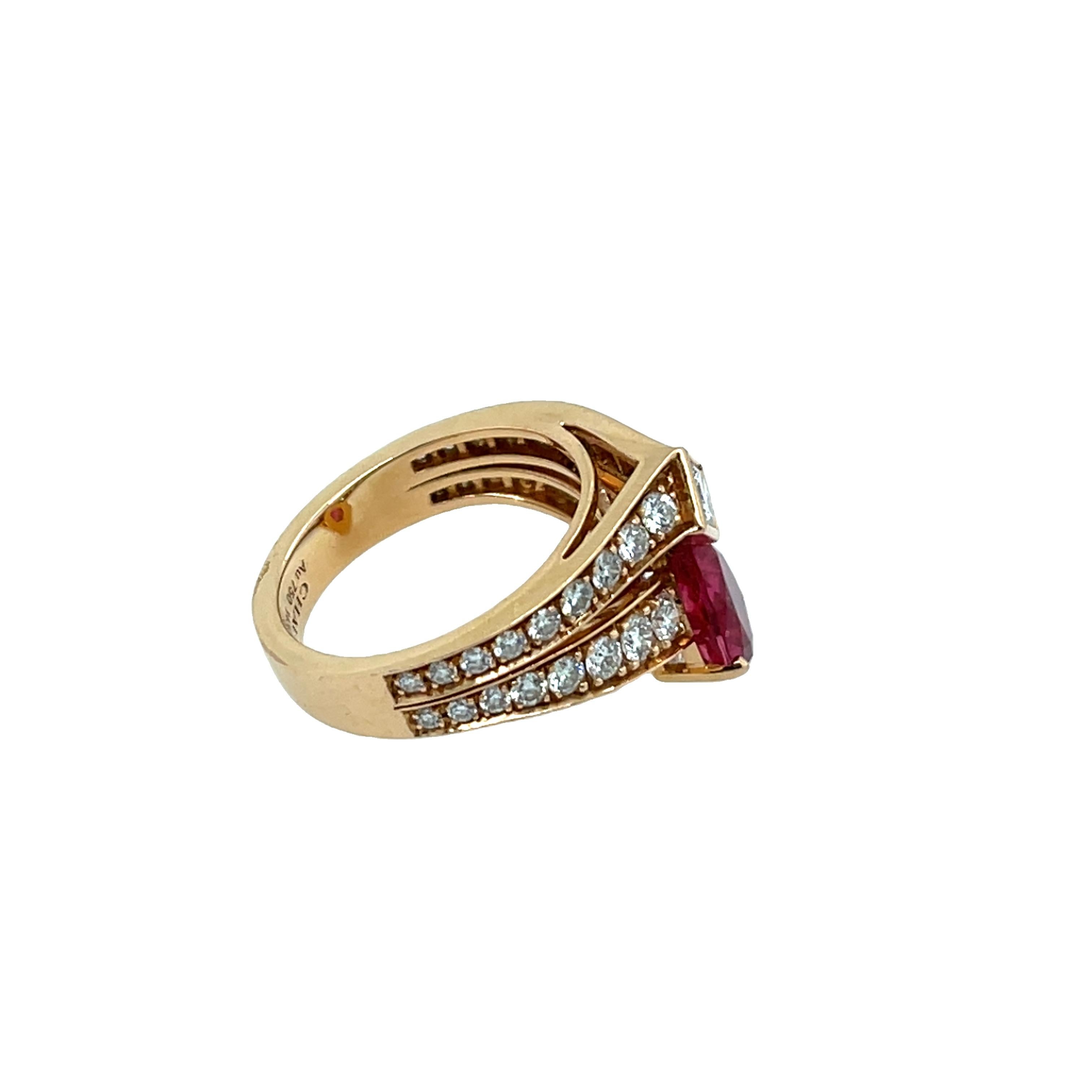 Chaumet Joséphine Tiara Pink Sapphire Engagement Ring in 18ct Rose Gold In Excellent Condition For Sale In London, GB