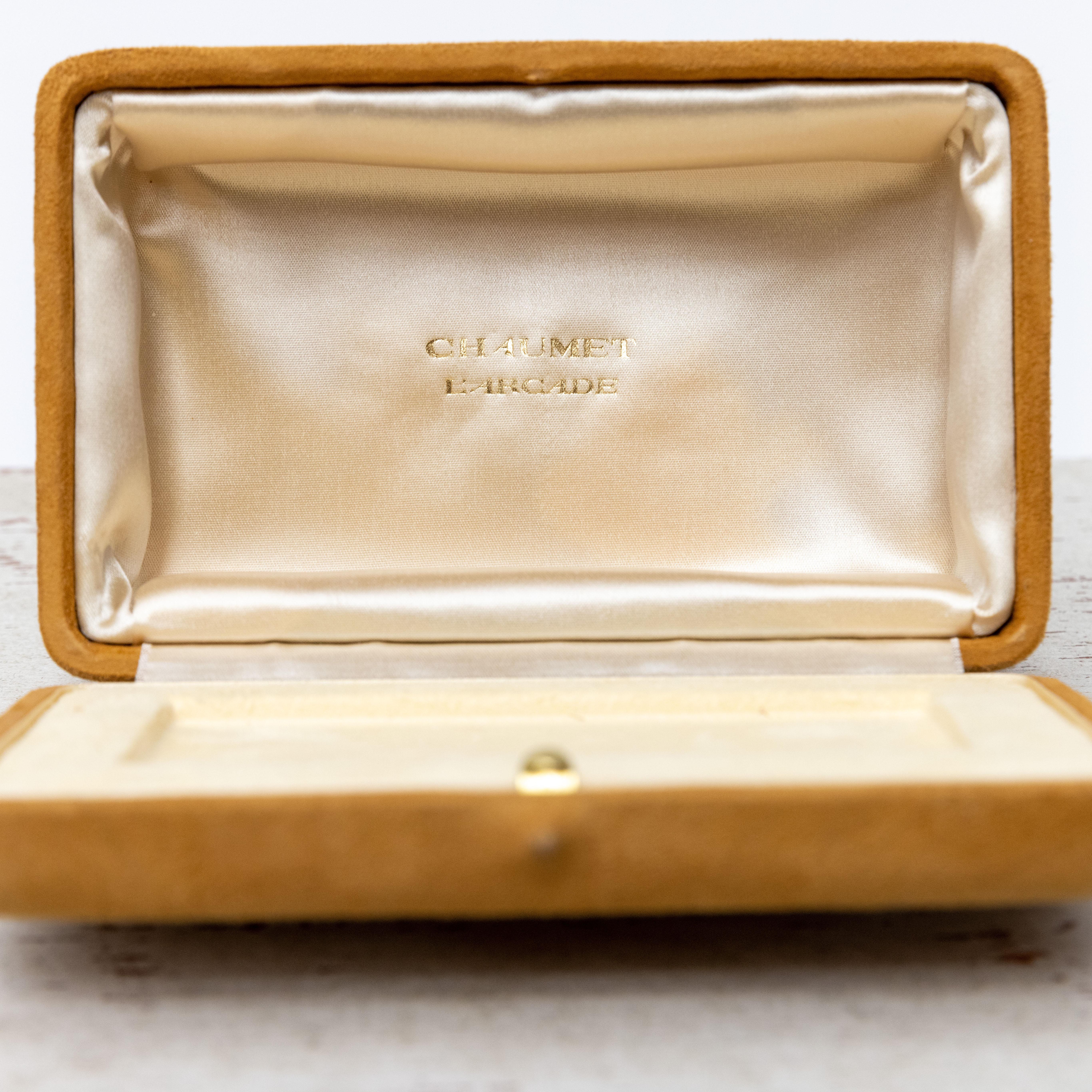 XX secolo Chaumet L'Arcade Scatola di quarzo blu a occhio di gatto con intarsio di fagiano in argento dorato in vendita
