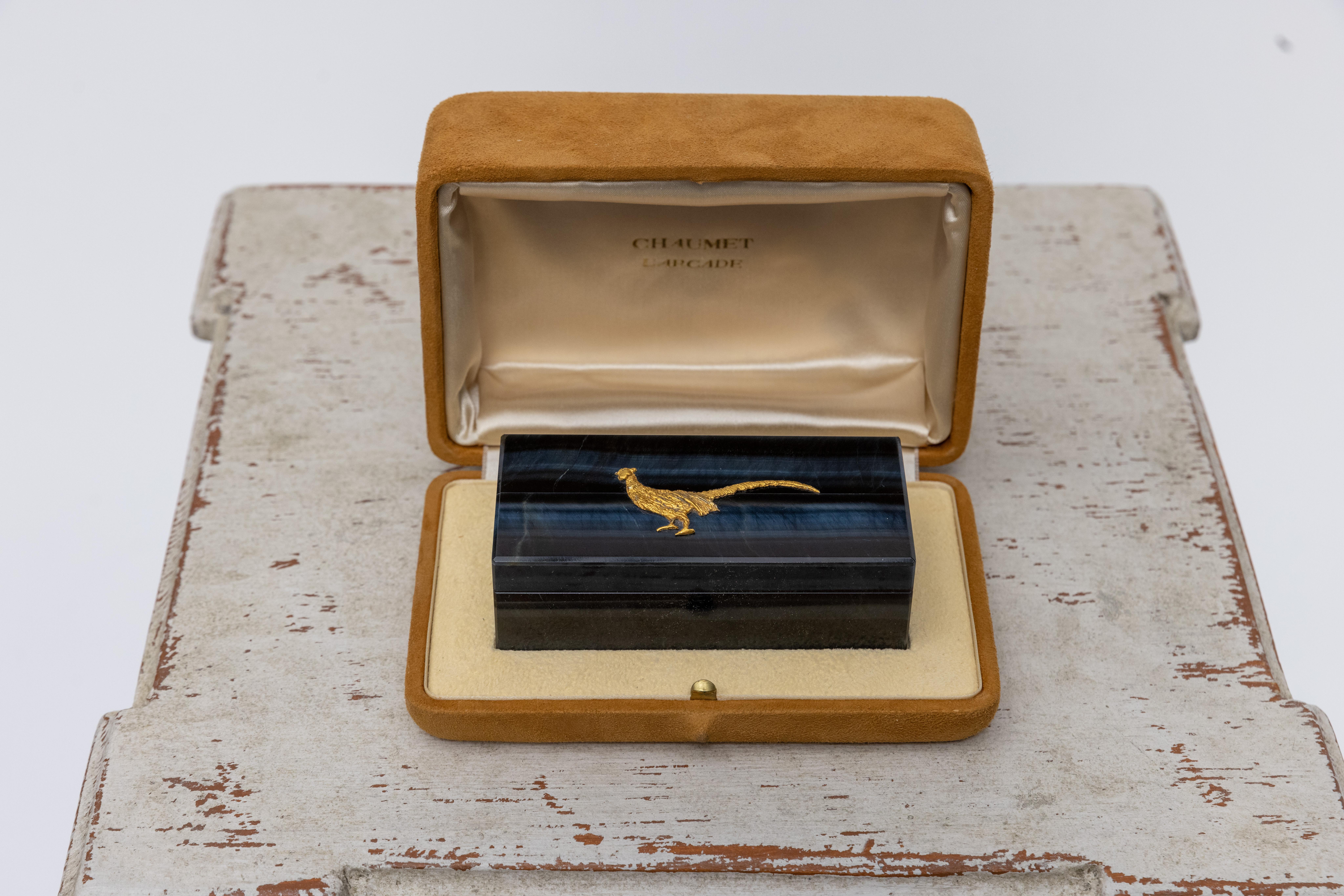 Argento Chaumet L'Arcade Scatola di quarzo blu a occhio di gatto con intarsio di fagiano in argento dorato in vendita