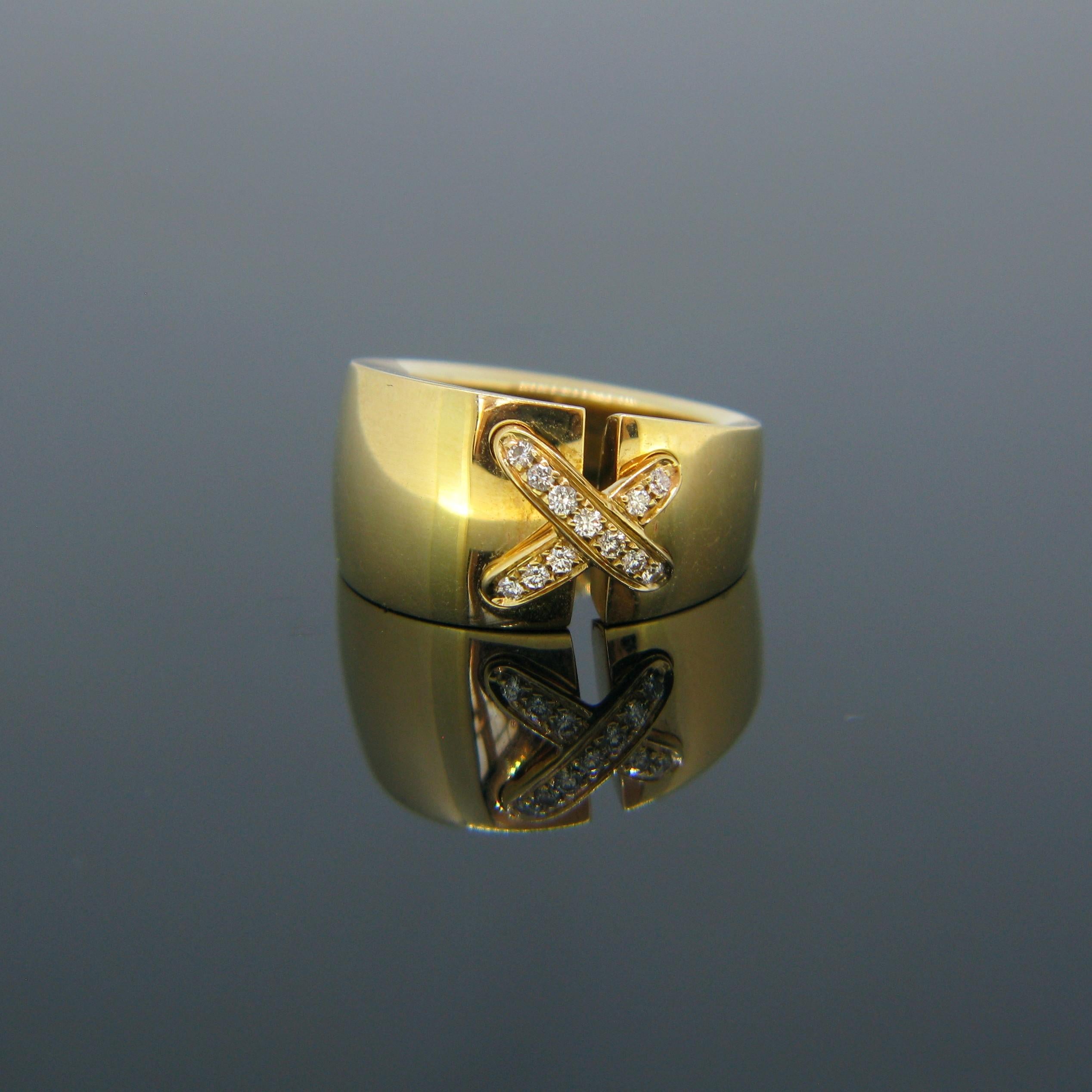 Cette magnifique bague de Chaumet est fabriquée en or jaune 18 carats. Il provient de la collection intitulée 