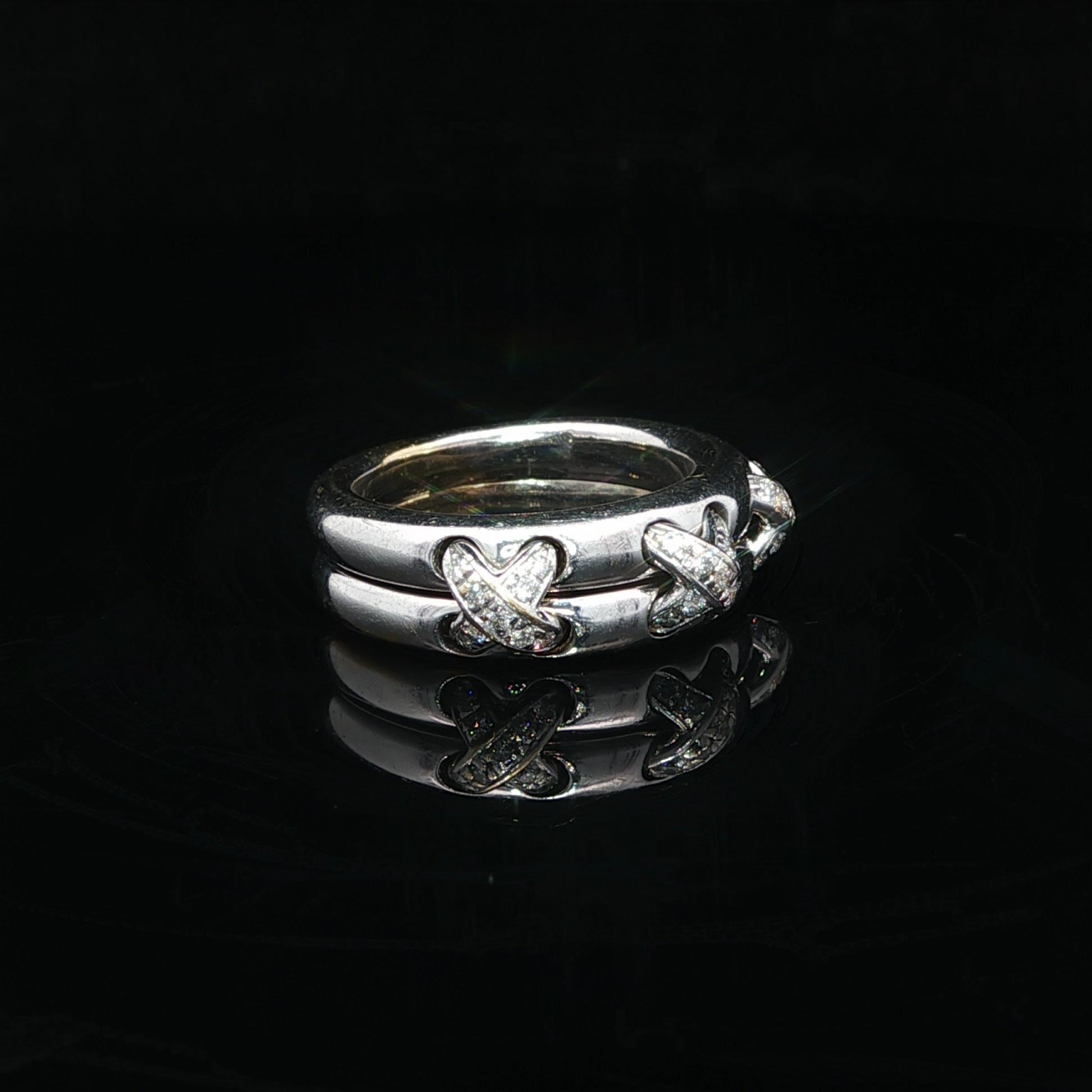 Taglio brillante Anello Chaumet Liens Evidence in oro bianco 18k con diamante da 0,10 carati e 3 fasce a X in vendita