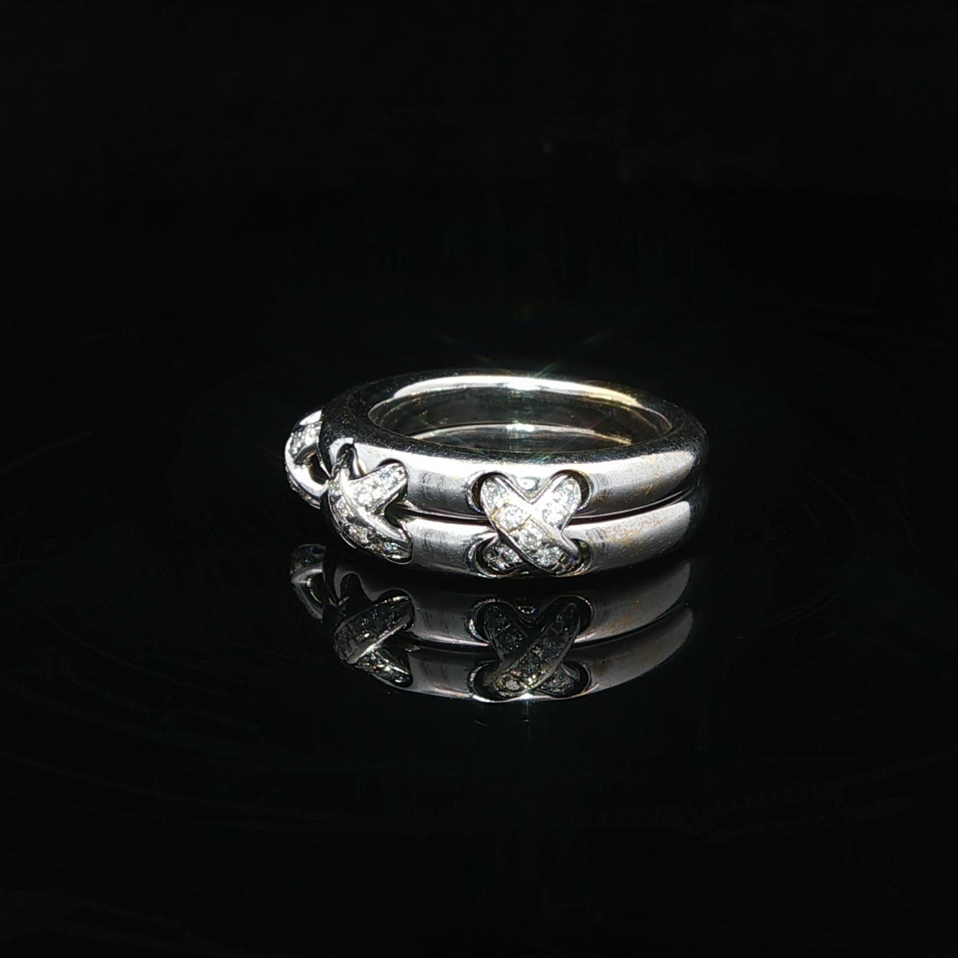 Anello Chaumet Liens Evidence in oro bianco 18k con diamante da 0,10 carati e 3 fasce a X In condizioni buone in vendita a Montclair, NJ