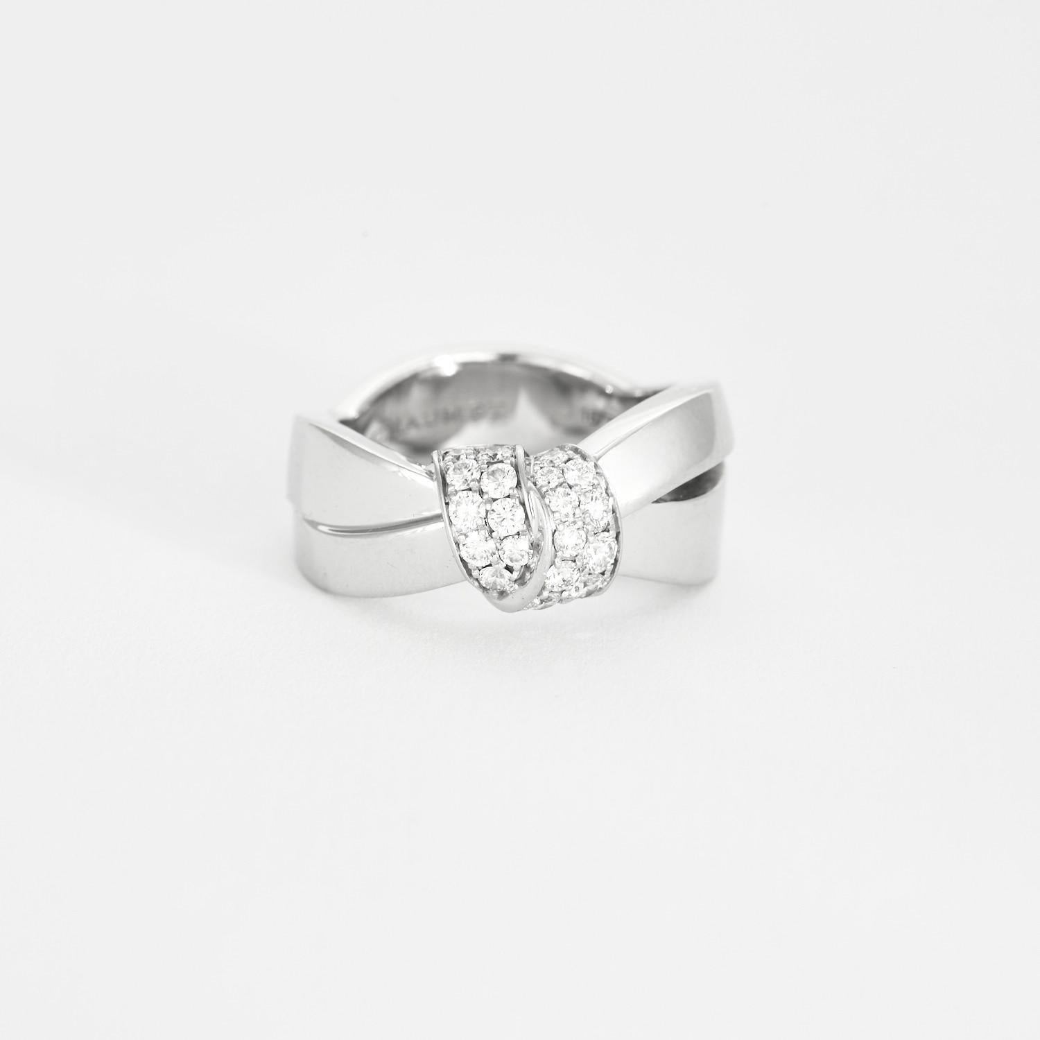 Brilliant Cut CHAUMET - Liens Seduction ring in white gold and diamonds For Sale