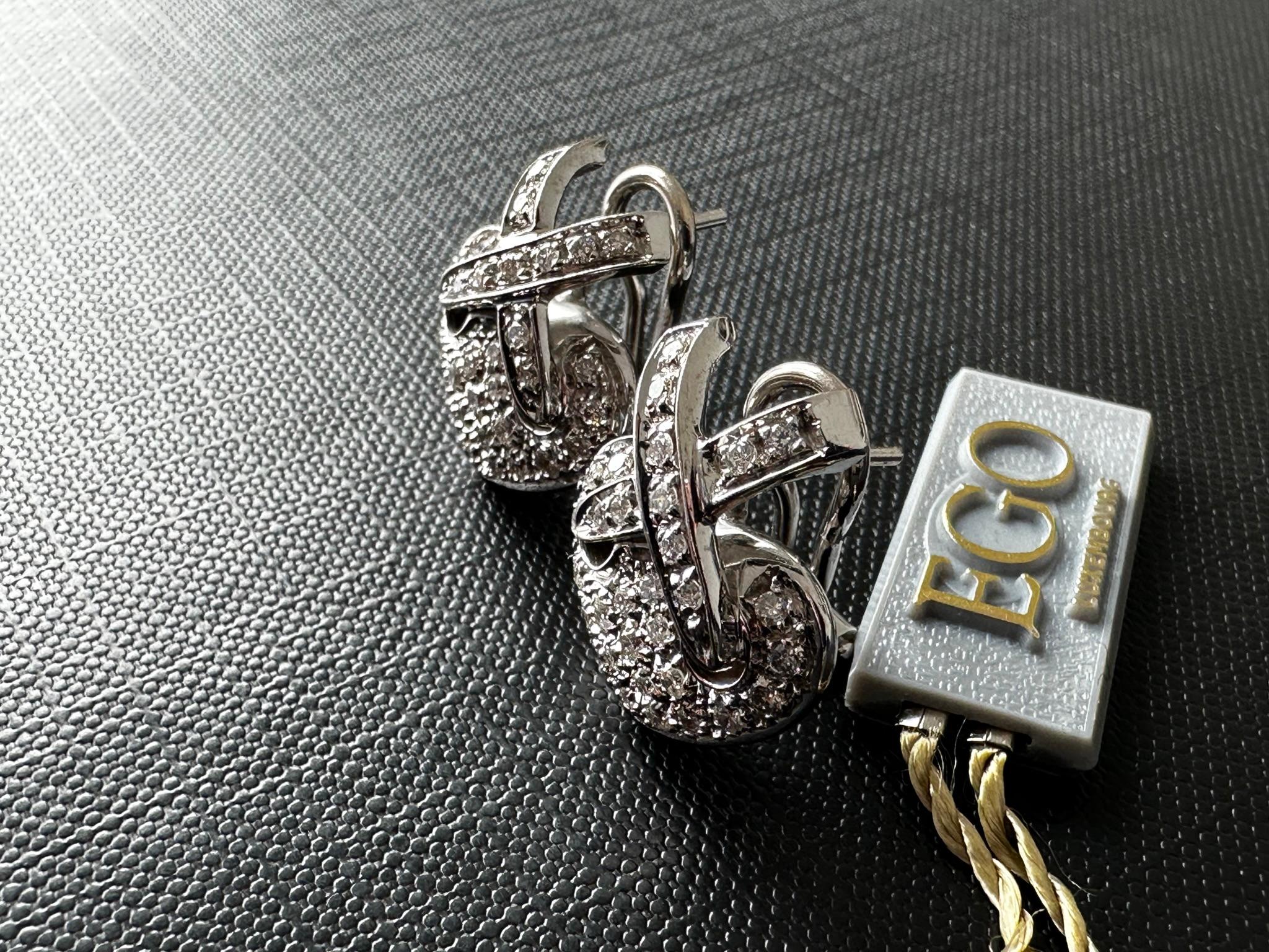 Chaumet Liens Style Boucles d'oreilles cœur en or blanc 18 carats avec diamants en vente 1