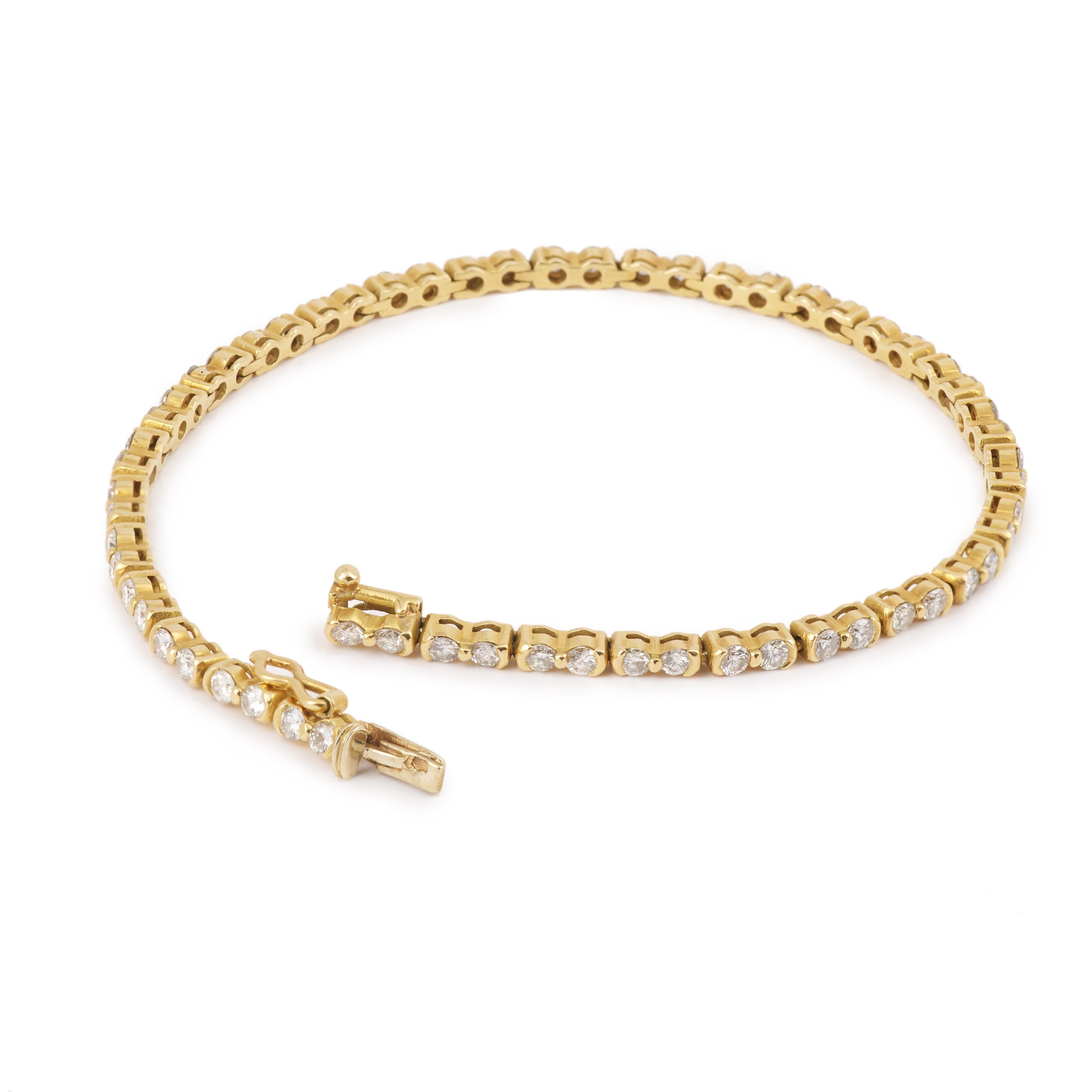 Elegant Chaumet line bracelet in 18 carat yellow gold set with 60 brilliant cut diamonds.

The bracelet is signed and numbered on the clasp (slightly patinated).

Total weight of diamonds: 1.20 carats

Bracelet length : 18 cm (7.10 inch)

Yellow