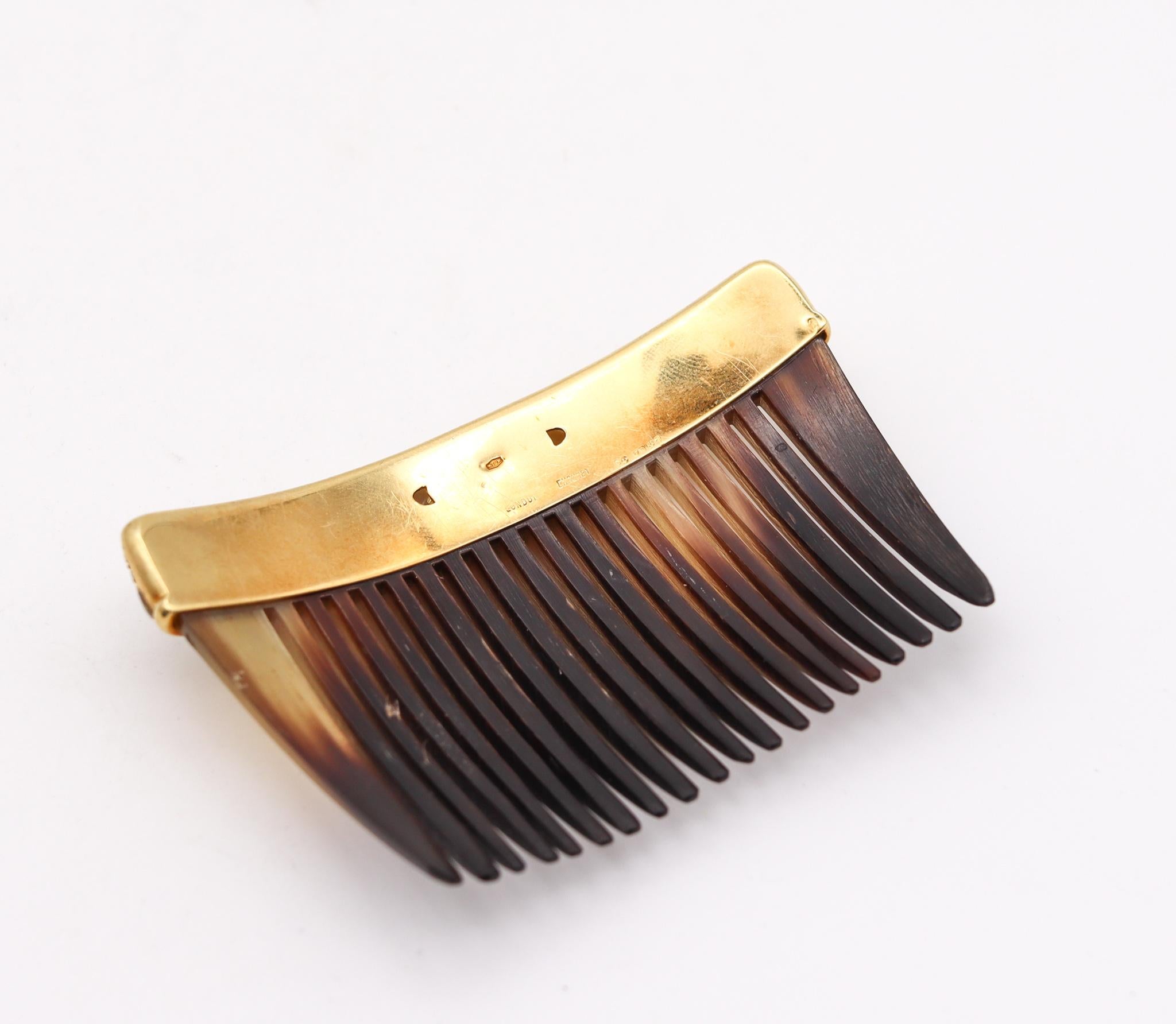 Neoclassical Chaumet London 1968 Hair Comb in 18kt Gold with 2.32ctw in Diamonds and Emerald