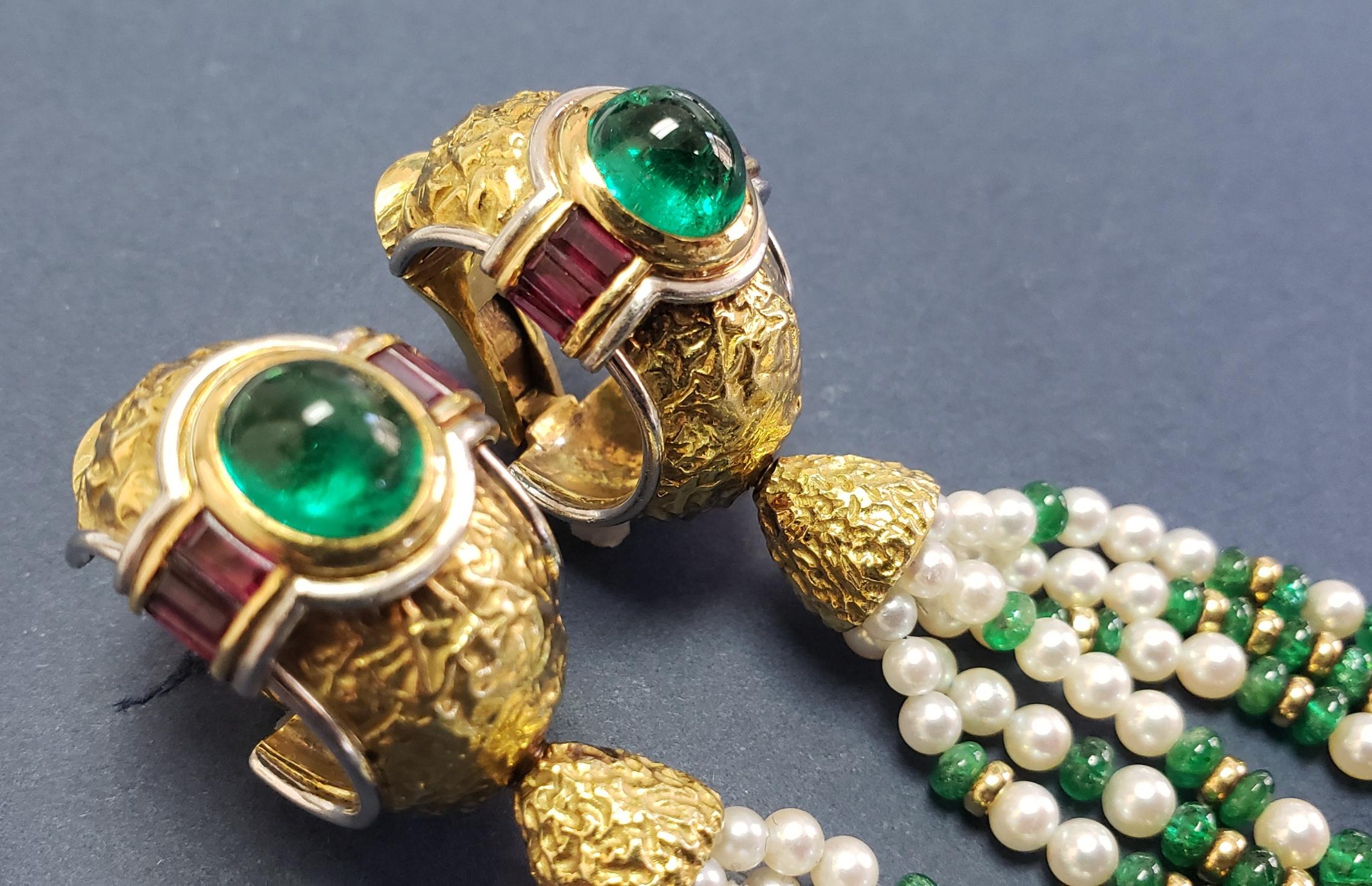CHAUMET New York Smaragd-, Rubin- und Perlen-Ohrringe 18K (Gemischter Schliff) im Angebot
