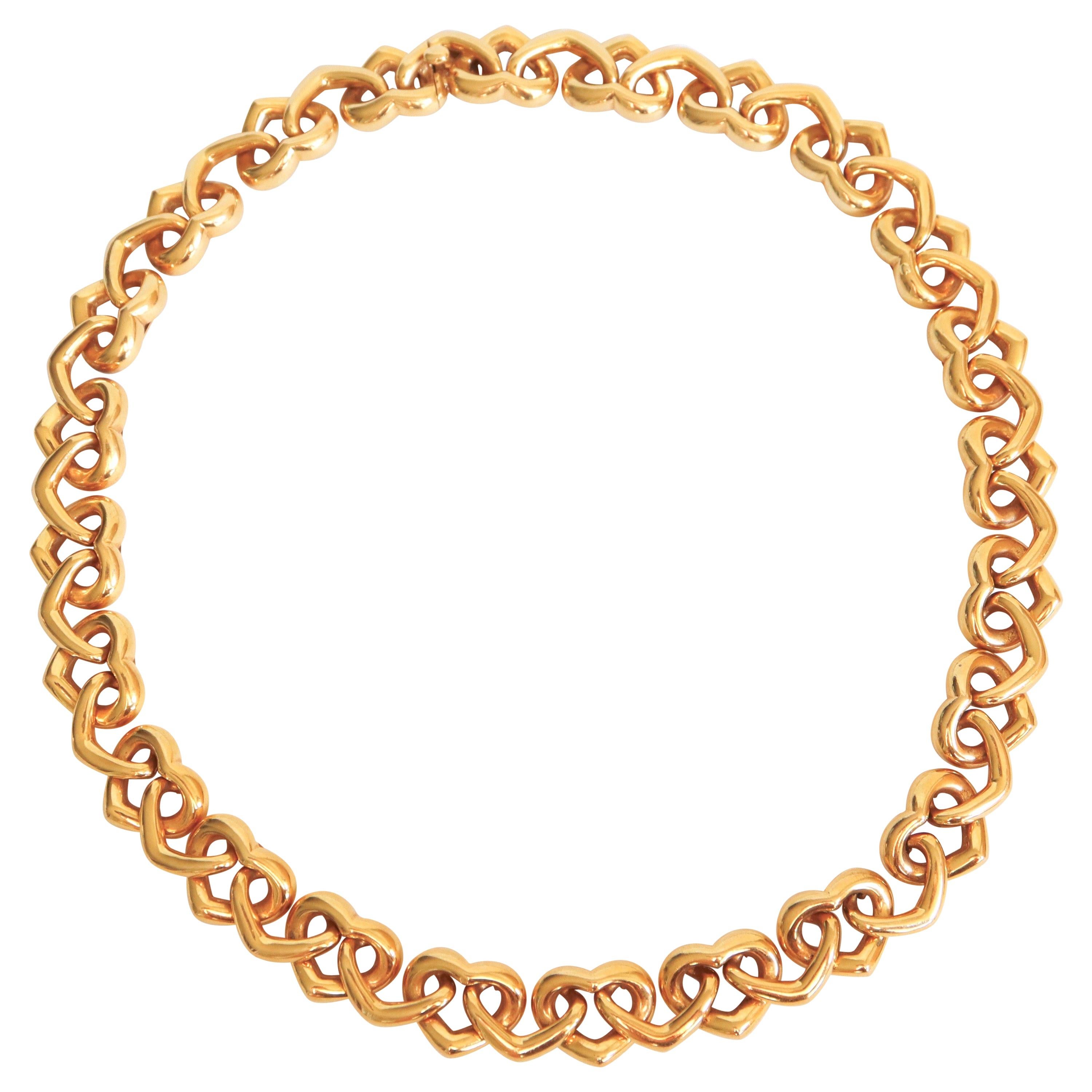 Chaumet Paris 18 Karat Yellow Gold Heart Necklace