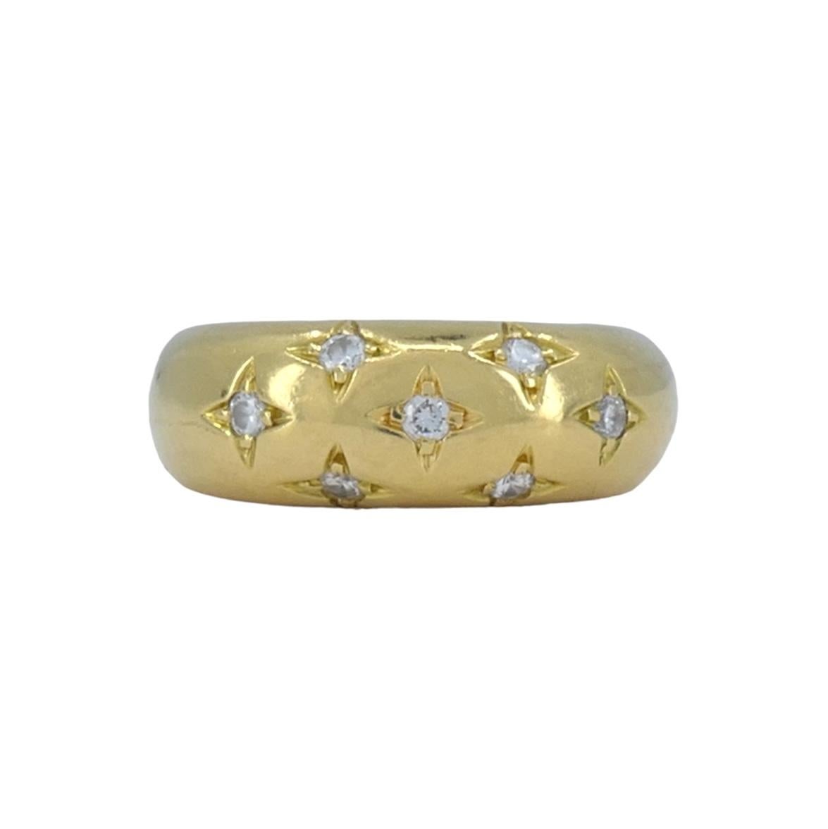 This vintage Chaumet Paris ring, crafted in the 1980s, is a striking example of fine jewelry. Made from 18k gold, the ring is marked with the 750 gold stamp and bears the serial number 133829, confirming its authenticity. Weighing 9.6 grams, the
