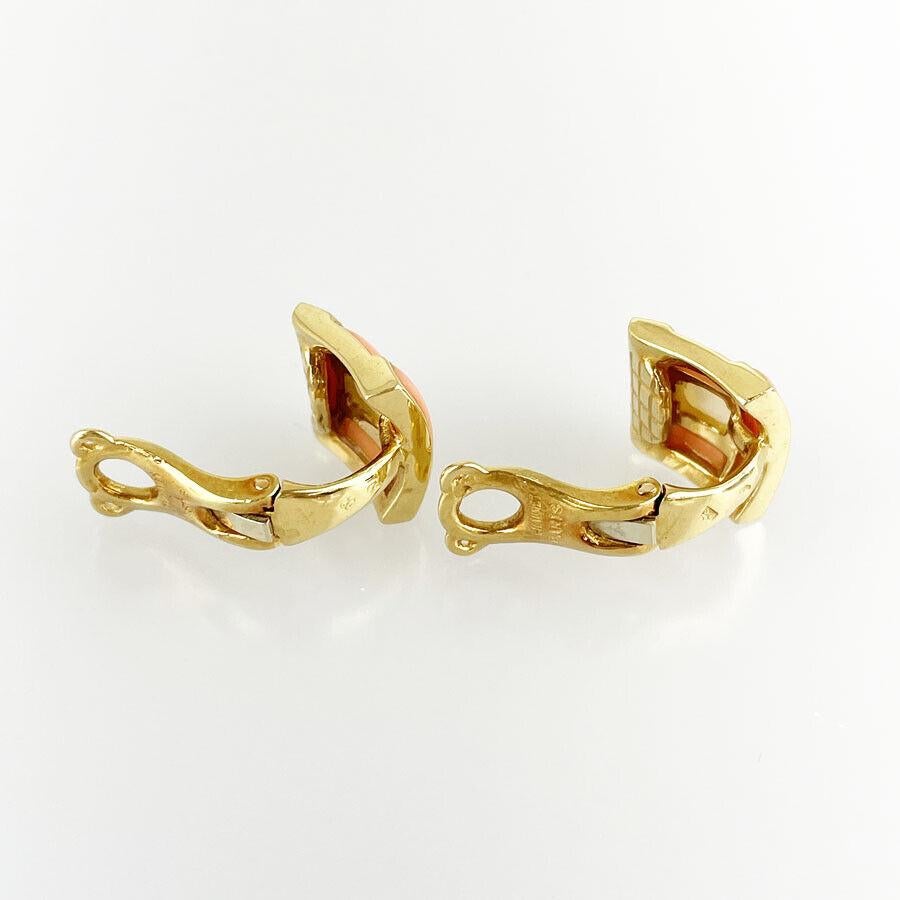 CHAUMET PARIS Boucles d'oreilles en or jaune 18k, corail et nacre Vintage Unisexe en vente