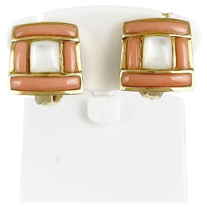 CHAUMET PARIS 18k Yellow Gold, Coral & Mother of Pearl Earrings Vintage For Sale