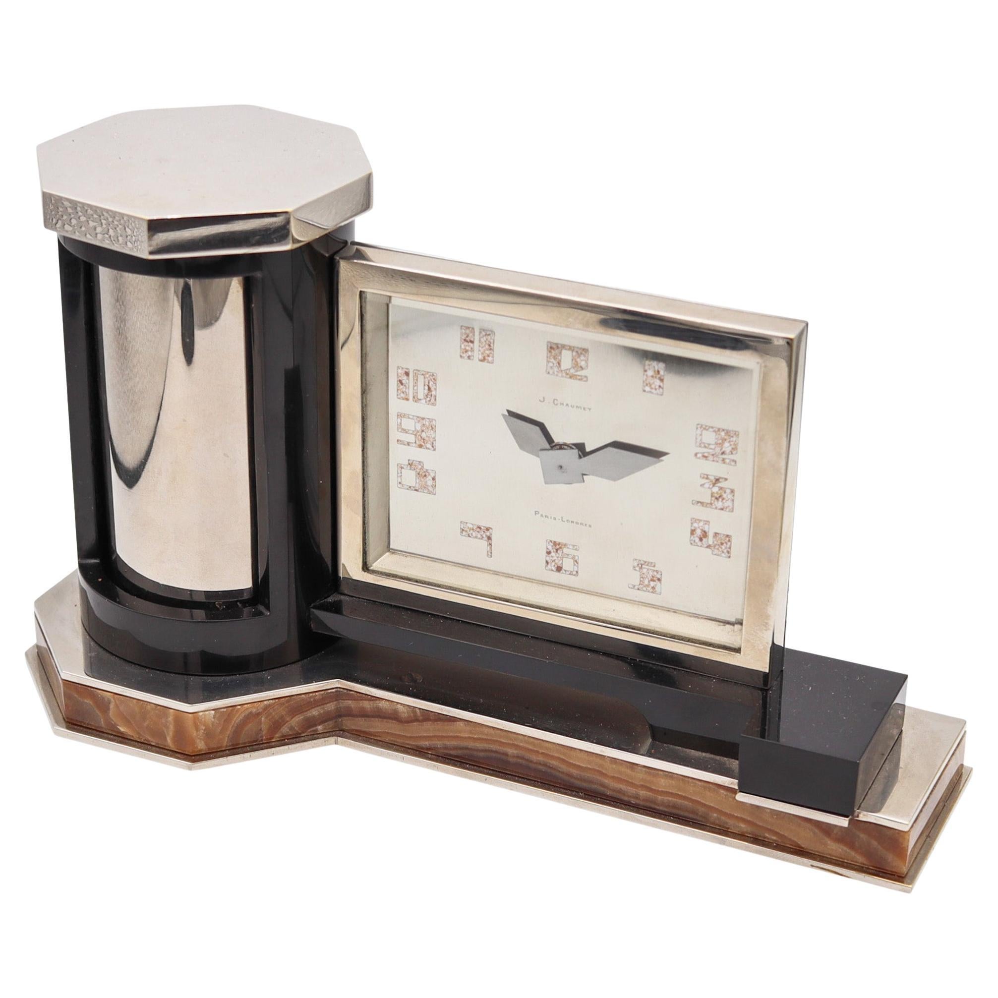 CHAUMET Paris 1925 Horloge de bureau Art Deco En Argent Plaqué Avec Agate & Onyx Noir en vente