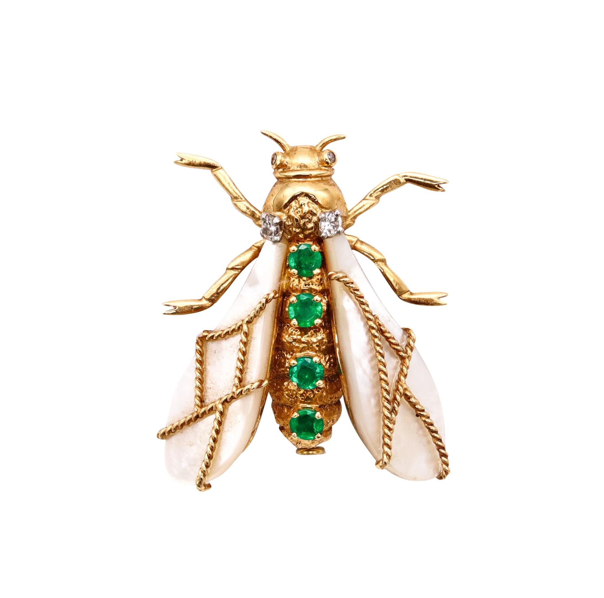 Chaumet Paris 1960 Jeweled Bee Brooch in 18Kt Yellow Gold with Diamonds Emeralds 3