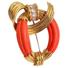 Vintage Chaumet Paris 1960 Modernist Pendant Brooch In 18Kt Gold With Coral And Diamonds