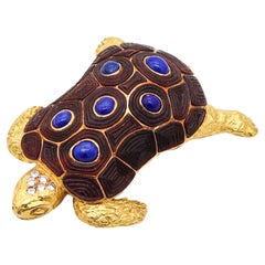CHAUMET Paris 1960 Broche tortue en or jaune 18 carats avec diamants et lapis-lazuli