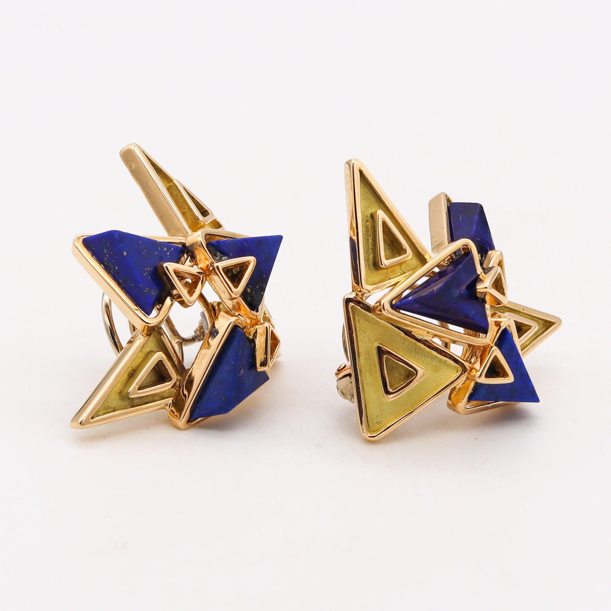 CHAUMET Paris 1970 Geometric Clips-on Earrings 18Kt Yellow Gold & Carved Lapis In Excellent Condition In Miami, FL
