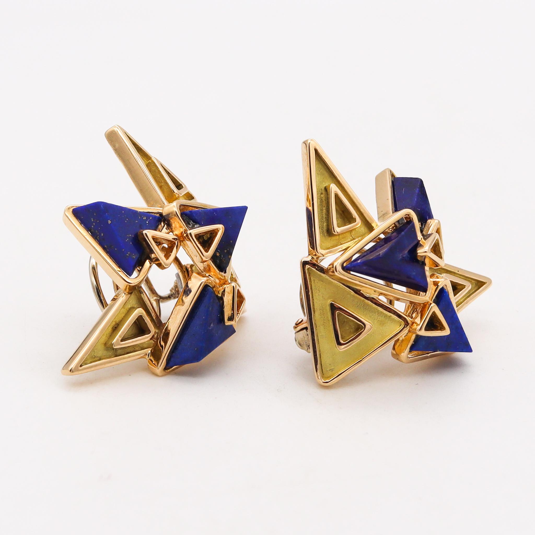 Modernist Chaumet Paris 1970 Rare Geometric Clip-on Earrings 18Kt Gold With Carved Lapis For Sale