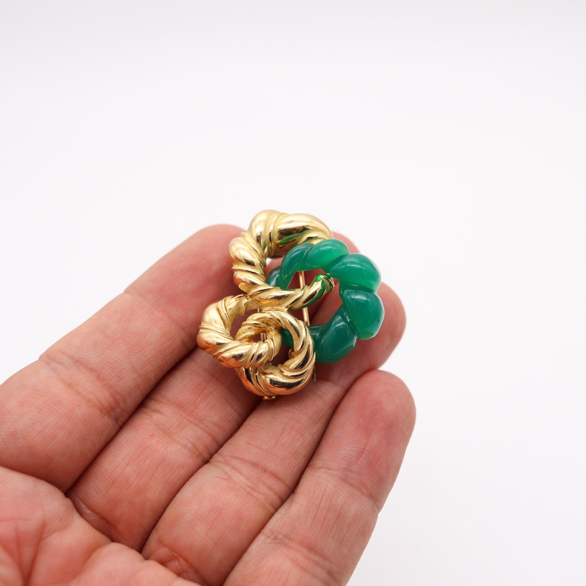 Cabochon CHAUMET Paris 1970 Retro Modernist Brooch In 18Kt Gold With Carved Chrysoprase For Sale