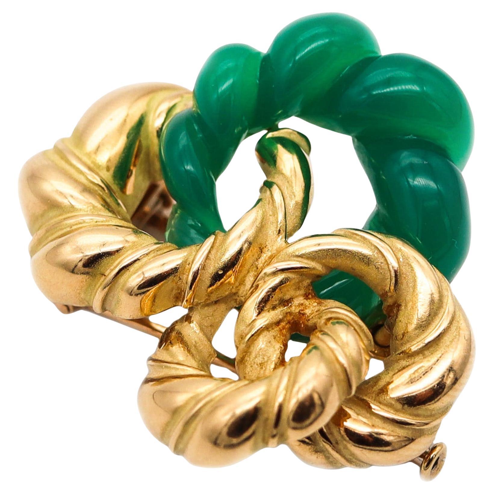 CHAUMET Paris 1970 Retro Modernist Brooch In 18Kt Gold With Carved Chrysoprase