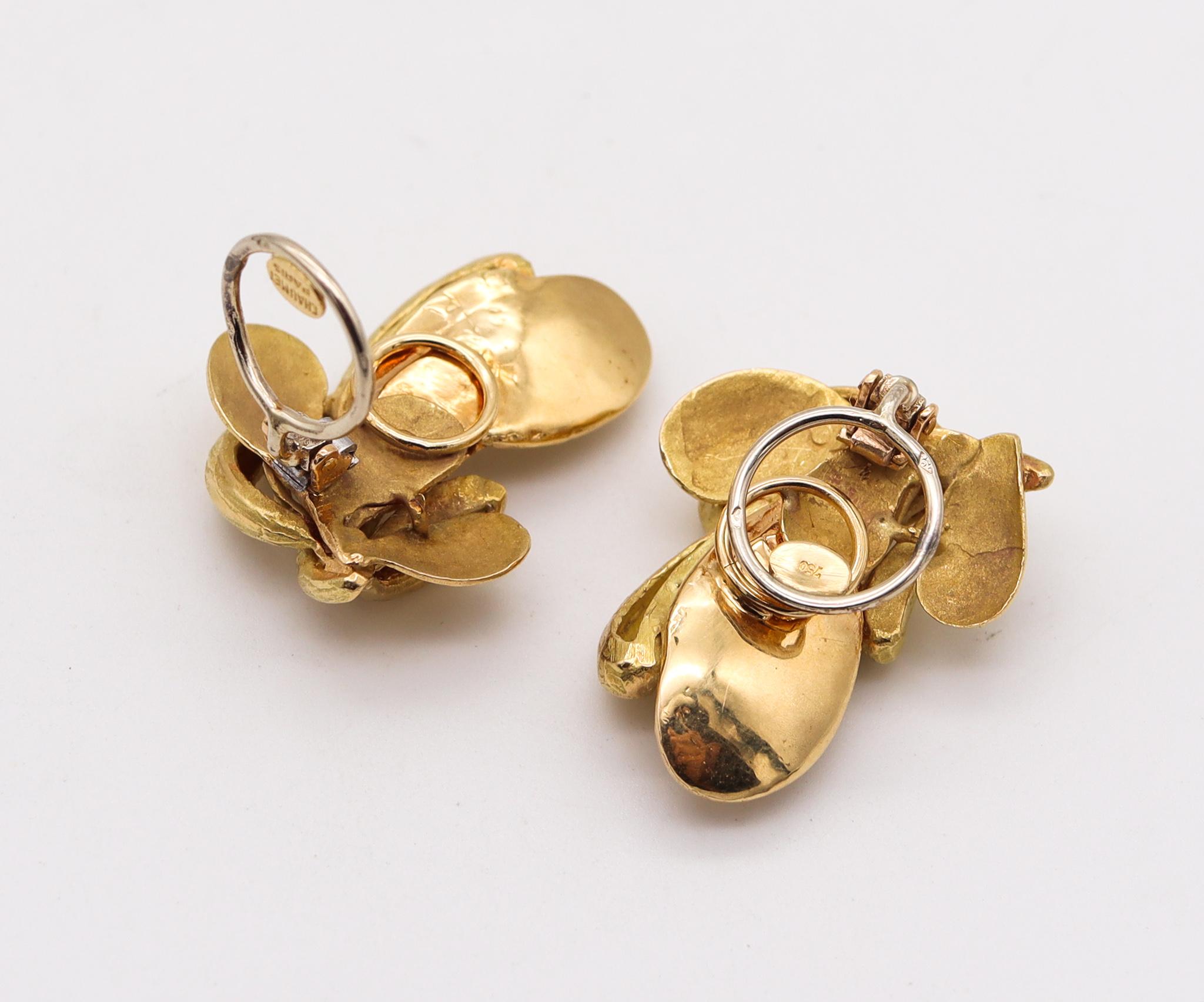 Women's Chaumet Paris 1970 Retro Modernist Clip on Earrings in Solid 18kt Yellow Gold For Sale