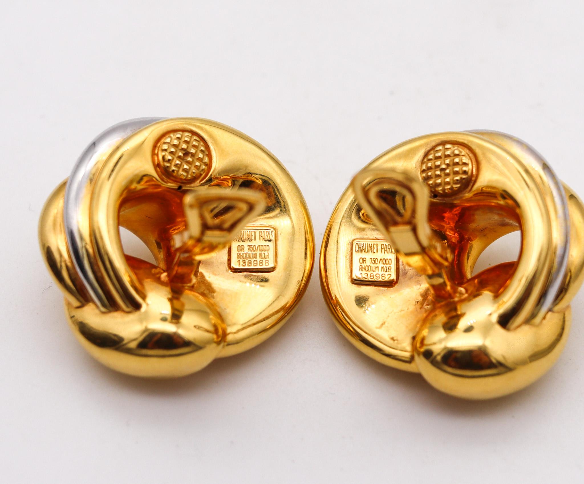 Chaumet Paris Boucles d'oreilles modernistes torsadées en or jaune et blanc 18 carats, 1970 Pour femmes en vente