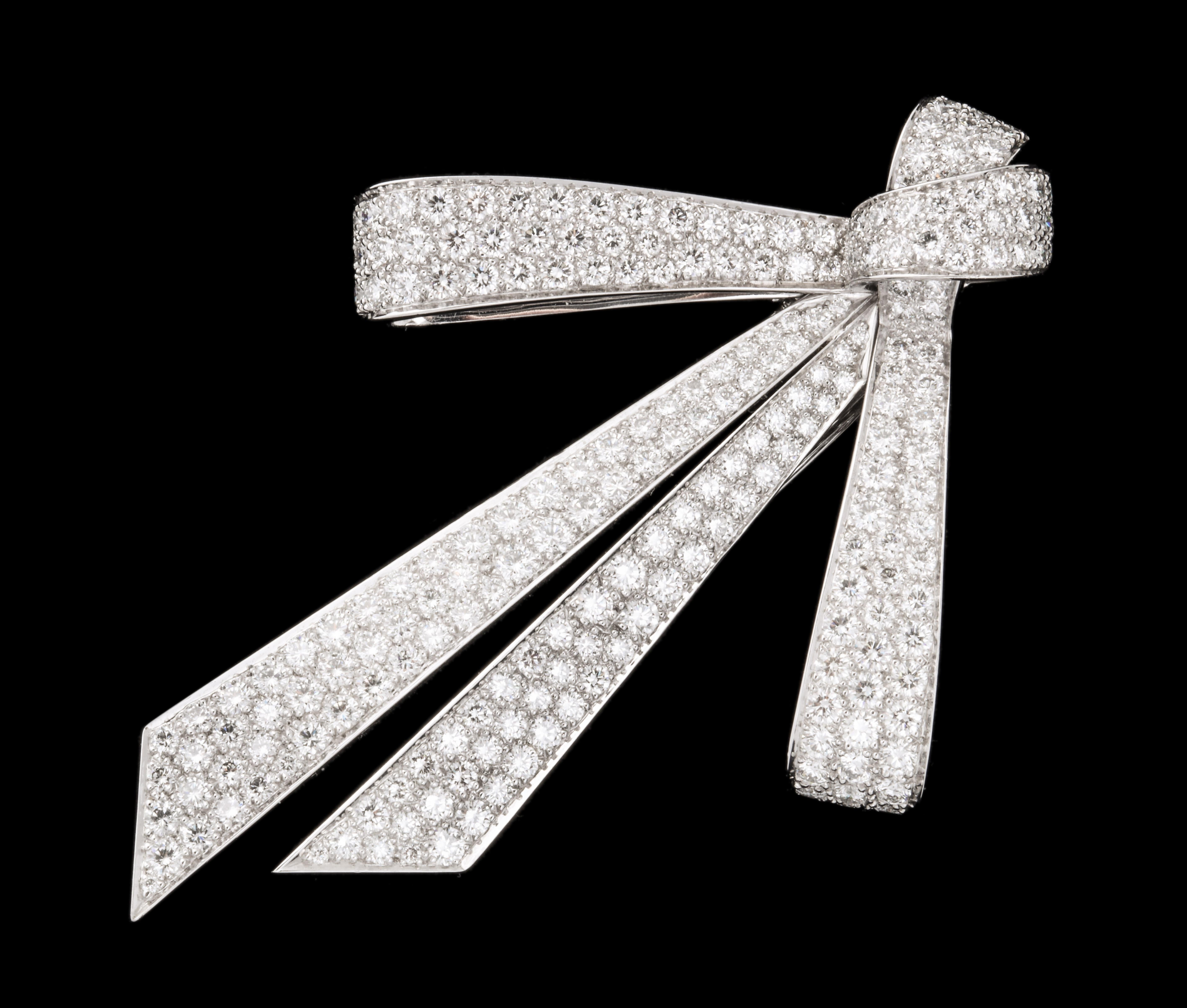 Chaumet Paris Diamond Bow Brooch In Excellent Condition In Bal Harbour, FL