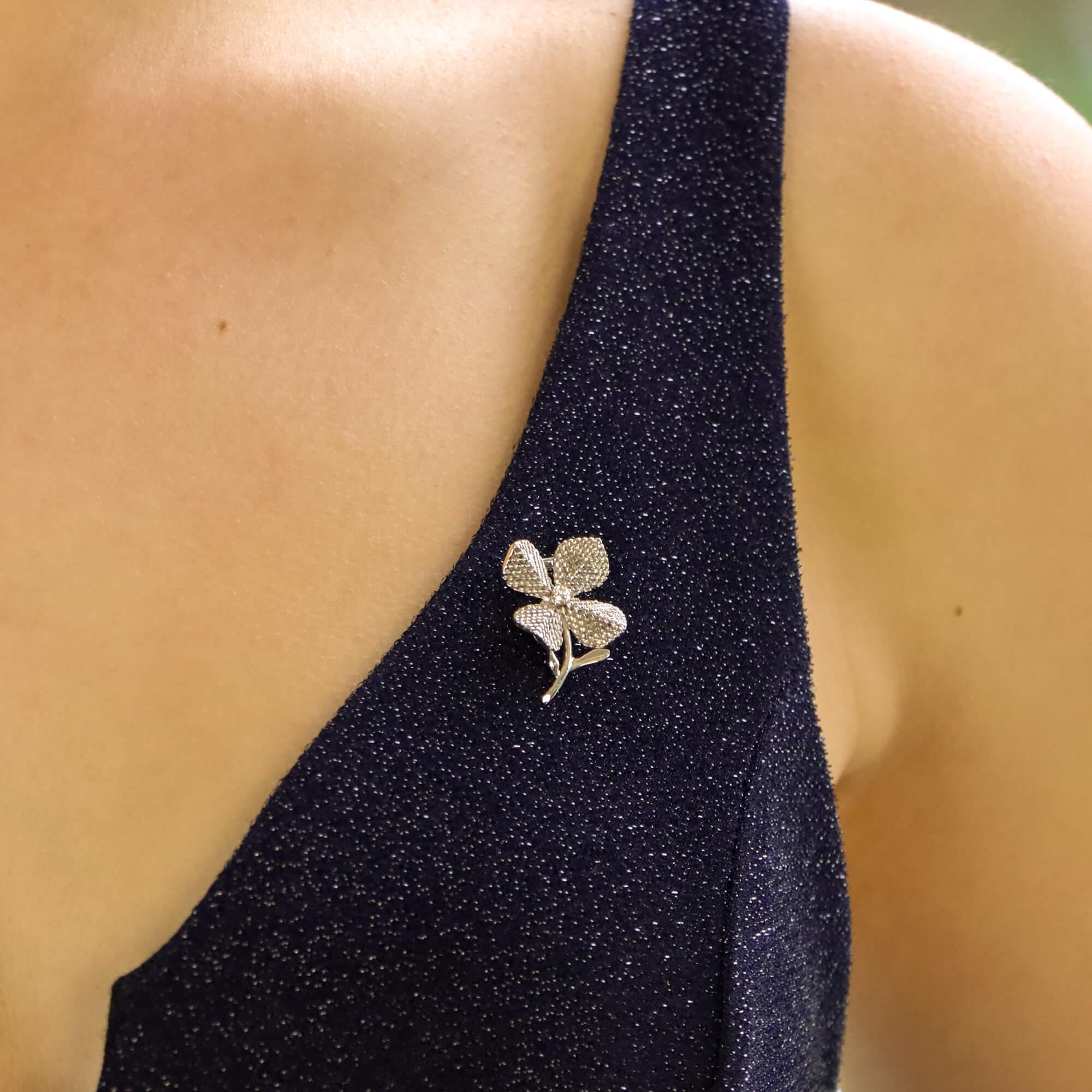 Retro Chaumet Paris Diamond Flower Brooch Set in 18 Karat White Gold
