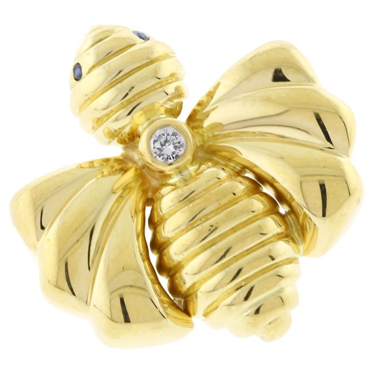 Chaumet Paris Diamond Gold Bumble Bee Pendant For Sale