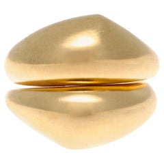 Chaumet Paris Interlocking Gold Rings