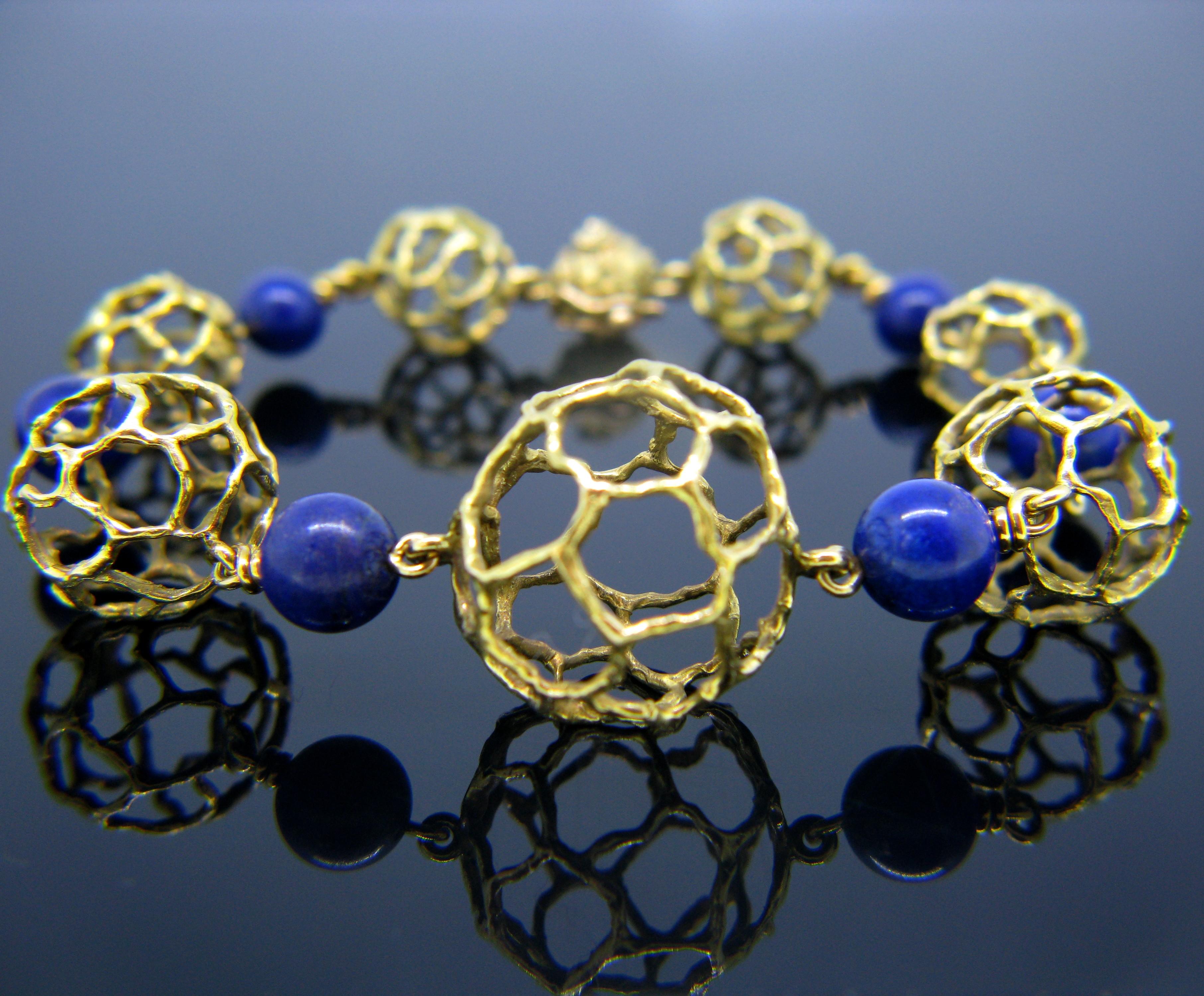 Contemporary Chaumet Paris Lapis Lazuli Beads Textured Yellow Gold Bangle Bracelet
