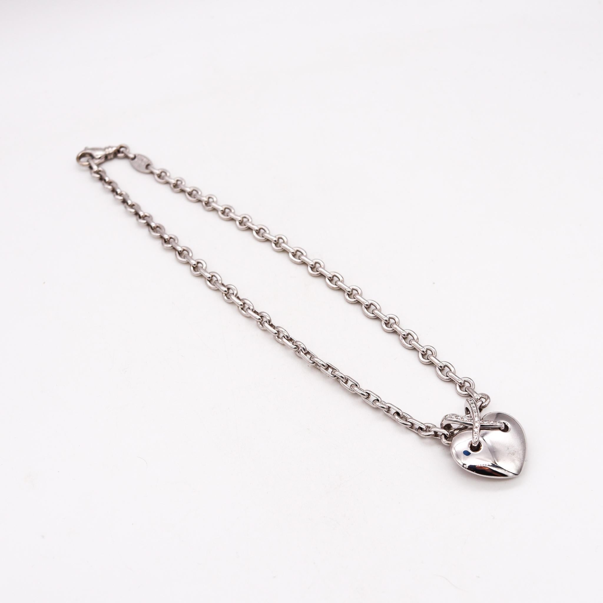 Liens necklace designed by Chaumet.

Beautiful and elegant piece, created in Paris France by the jewelry house of Chaumet. This very special necklace is part of the popular Liens collection and was carefully crafted in solid white gold of 18 karats,