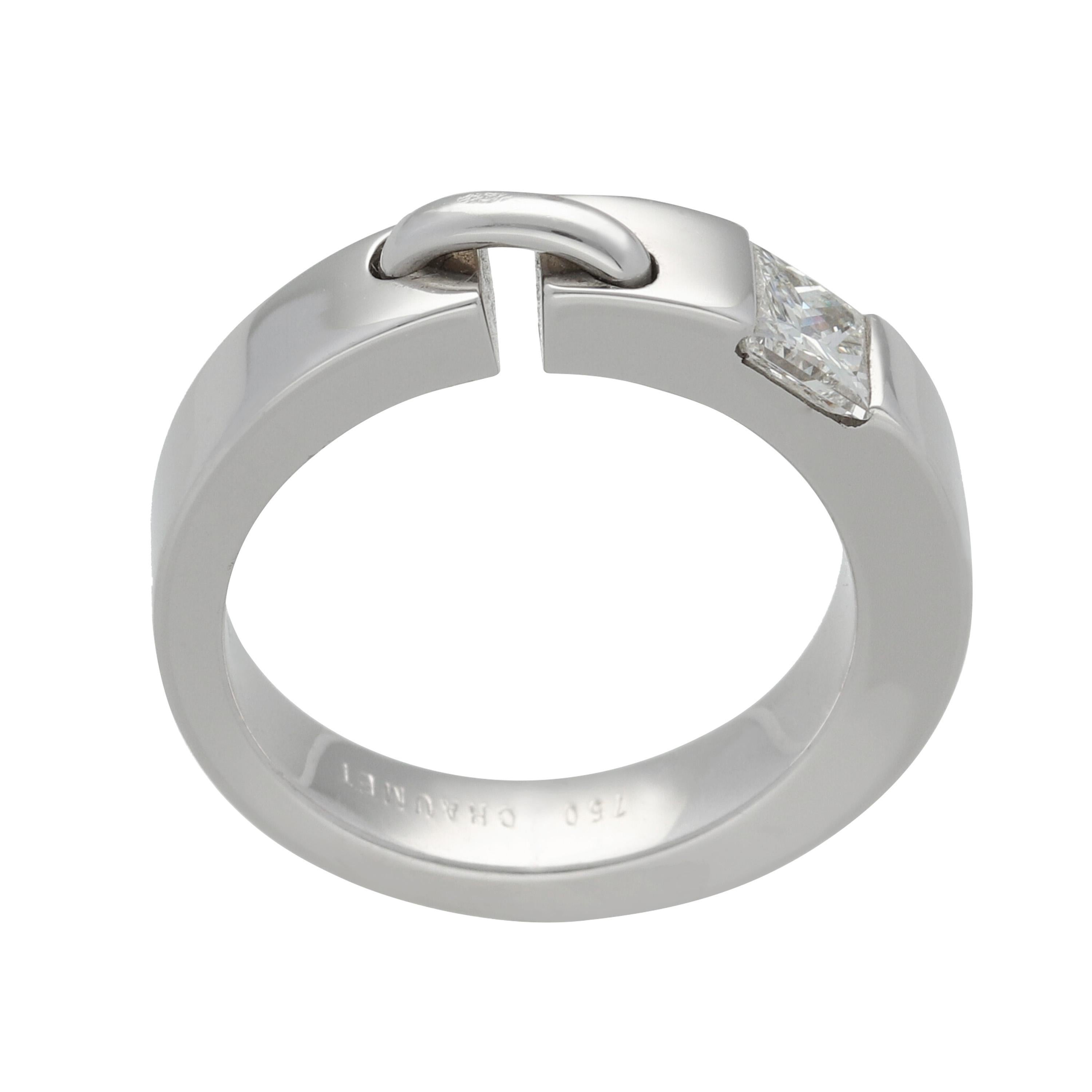 A 750 white gold Chaumet  'Liens' simple model ring, set with a 0.45 ct princess cut diamond. 

The princess cut is a diamond cut shape and has a square or rectangular shape when viewed from above, and from the side is similar to that of an inverted