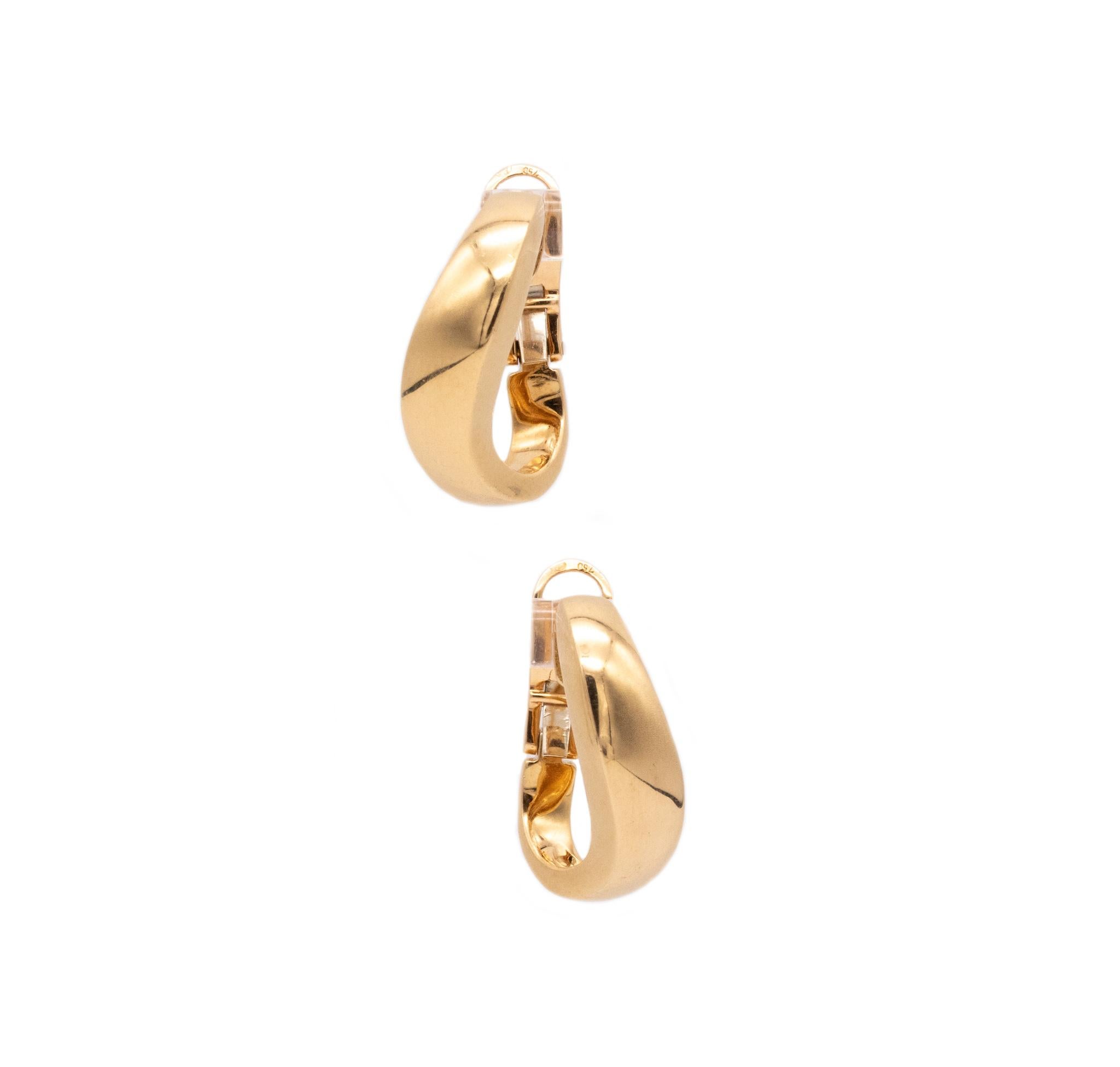 Chaumet Paris Modernist Hoop Clip-On Earrings in Solid 18Kt Yellow Gold 2