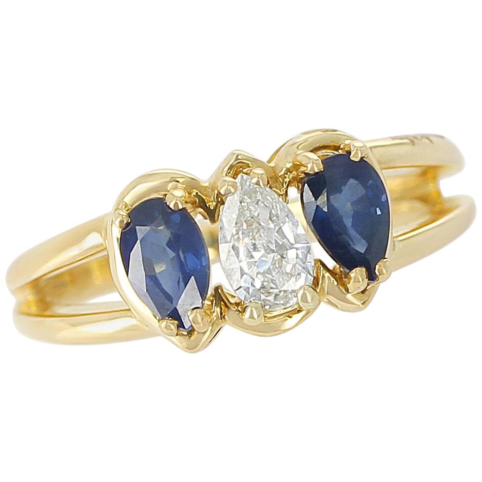 Chaumet, Paris Sapphire and Diamond Ring, 18 Karat Yellow Gold For Sale