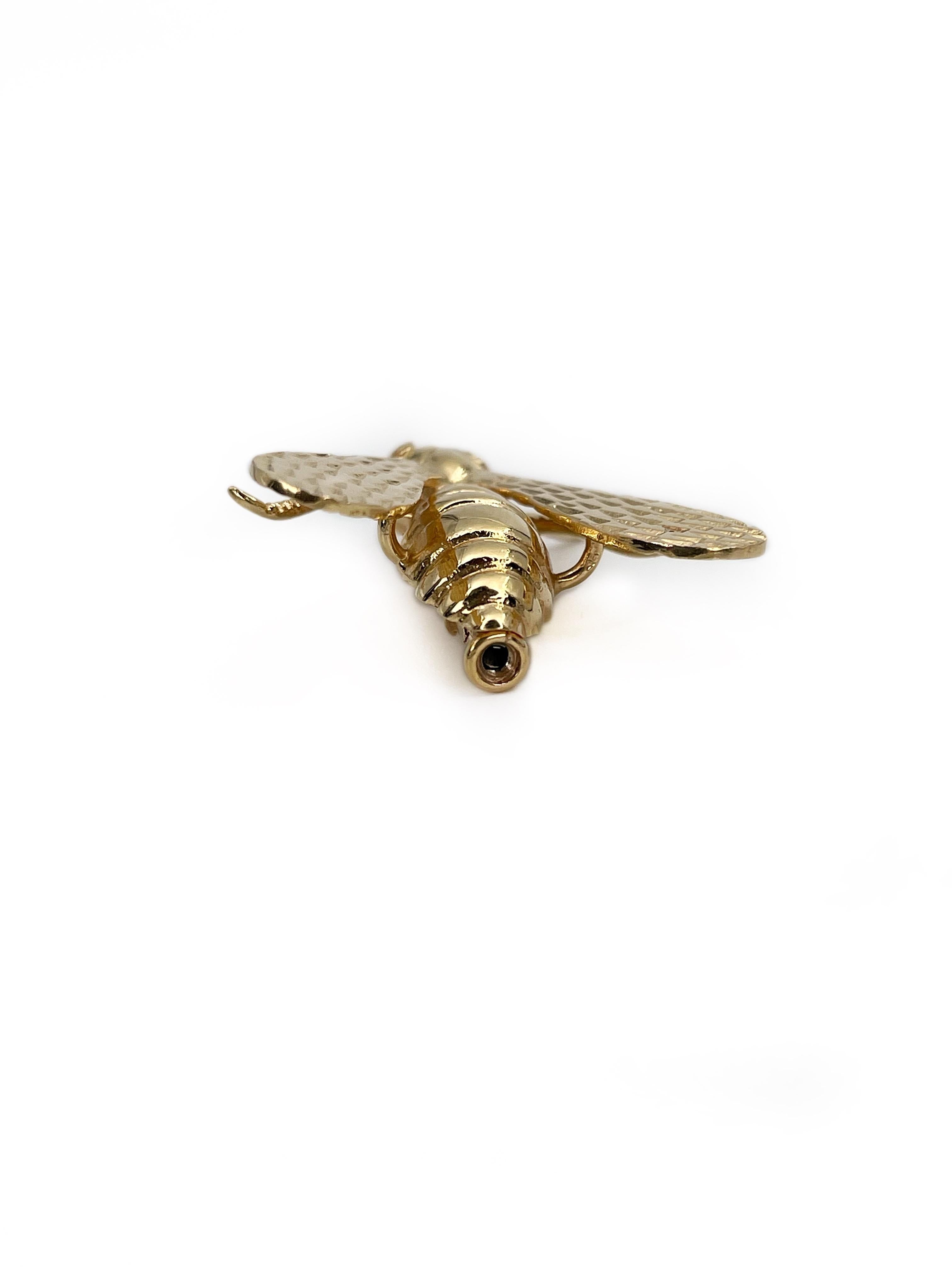 Chaumet Paris Vintage 18 Karat Gold Diamond Bee Pin Brooch  In Good Condition In Vilnius, LT